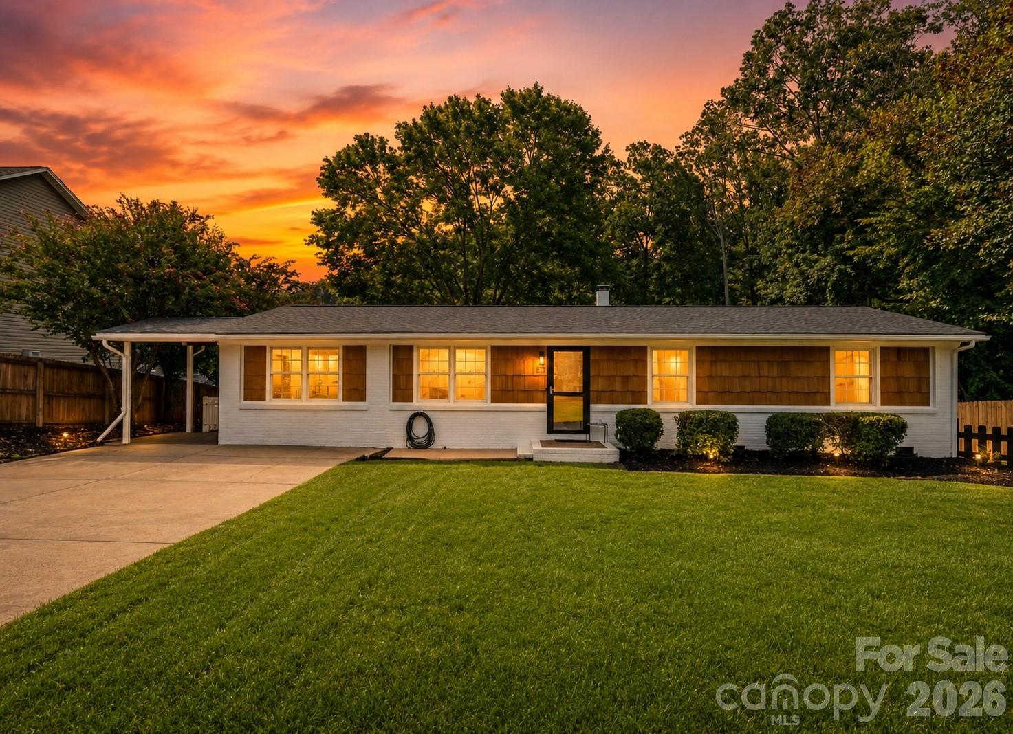 Single Family Residence at 513 Paradise Circle, Belmont, photo 2 of 50