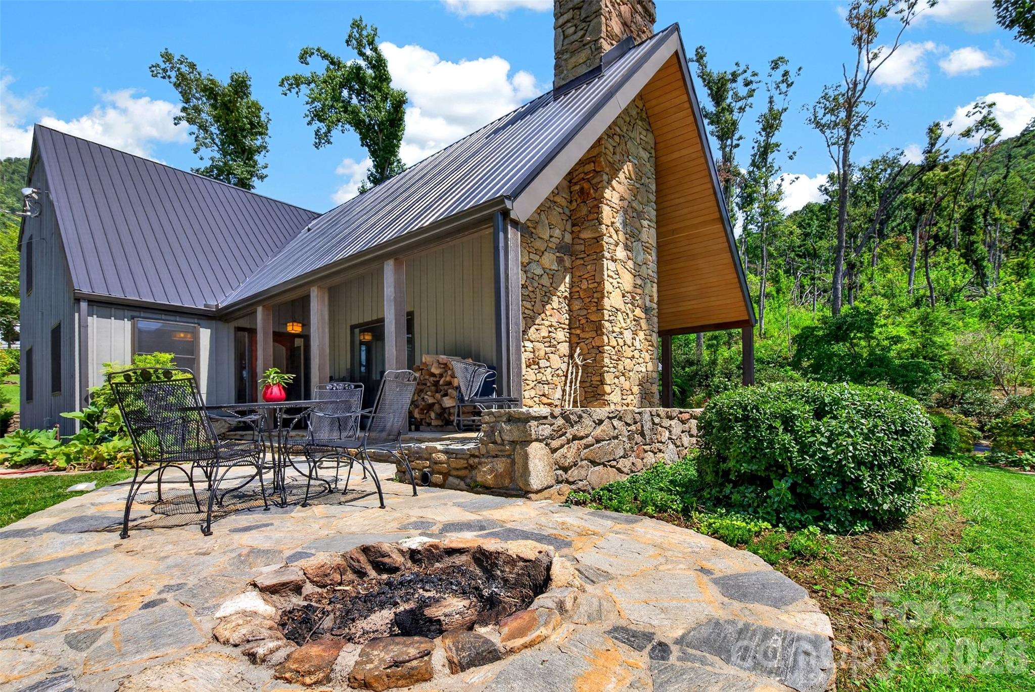 Single Family Residence at 299 Webb Cove Road, Asheville, photo 4 of 48