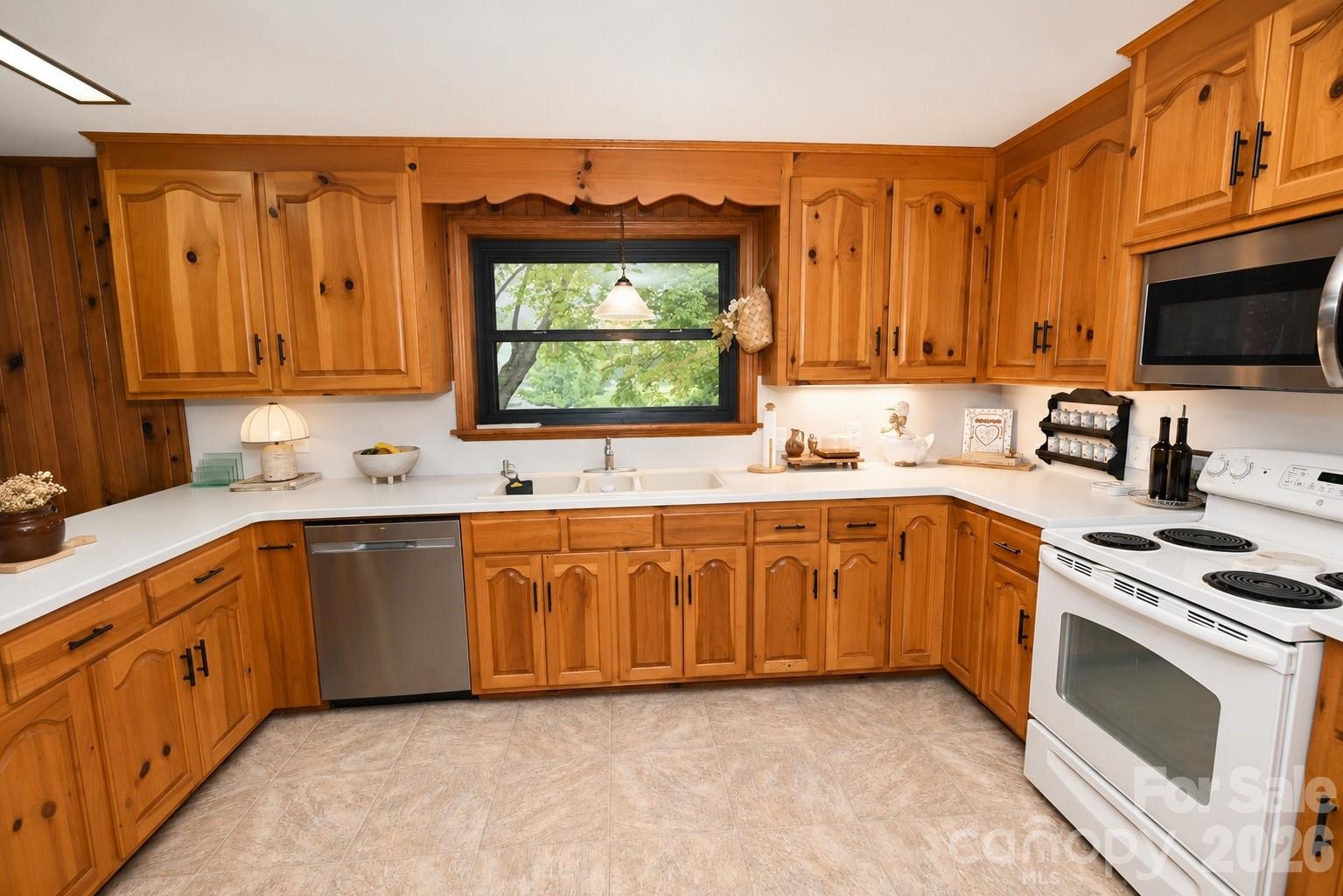 Single Family Residence at 8031 George Hildebran School Road, Connelly Springs, photo 9 of 32