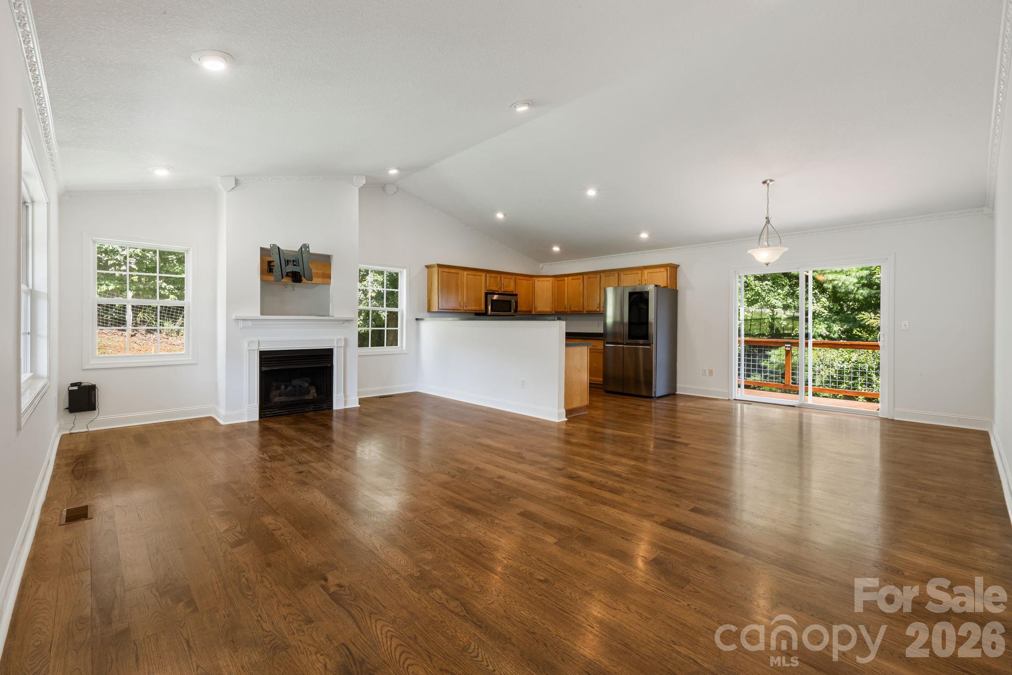 Living room/kitchen from the front door - 184 Scarlett Ridge Drive, Marshall