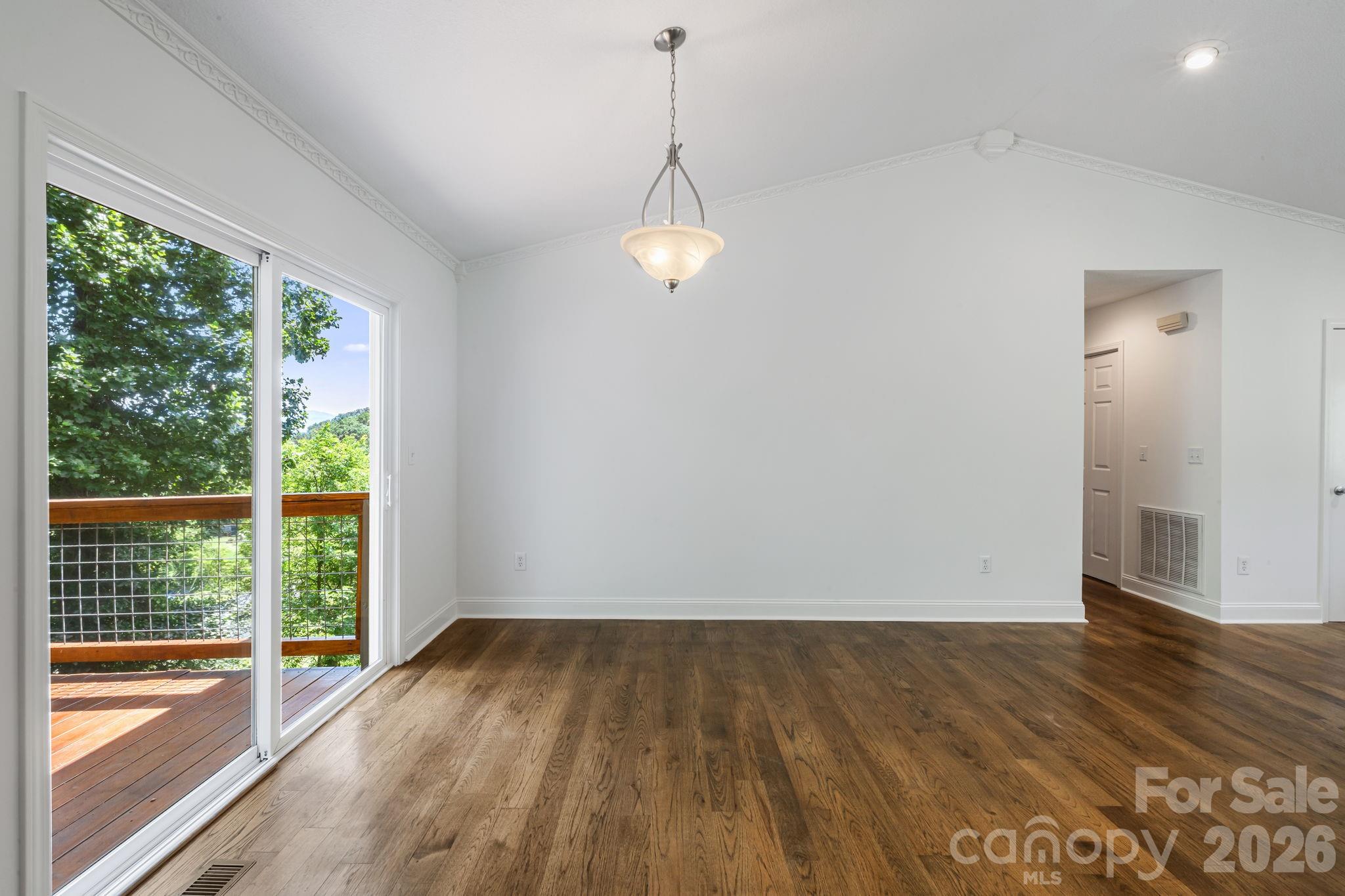 Single Family Residence at 184 Scarlett Ridge Drive, Marshall, photo 13 of 48