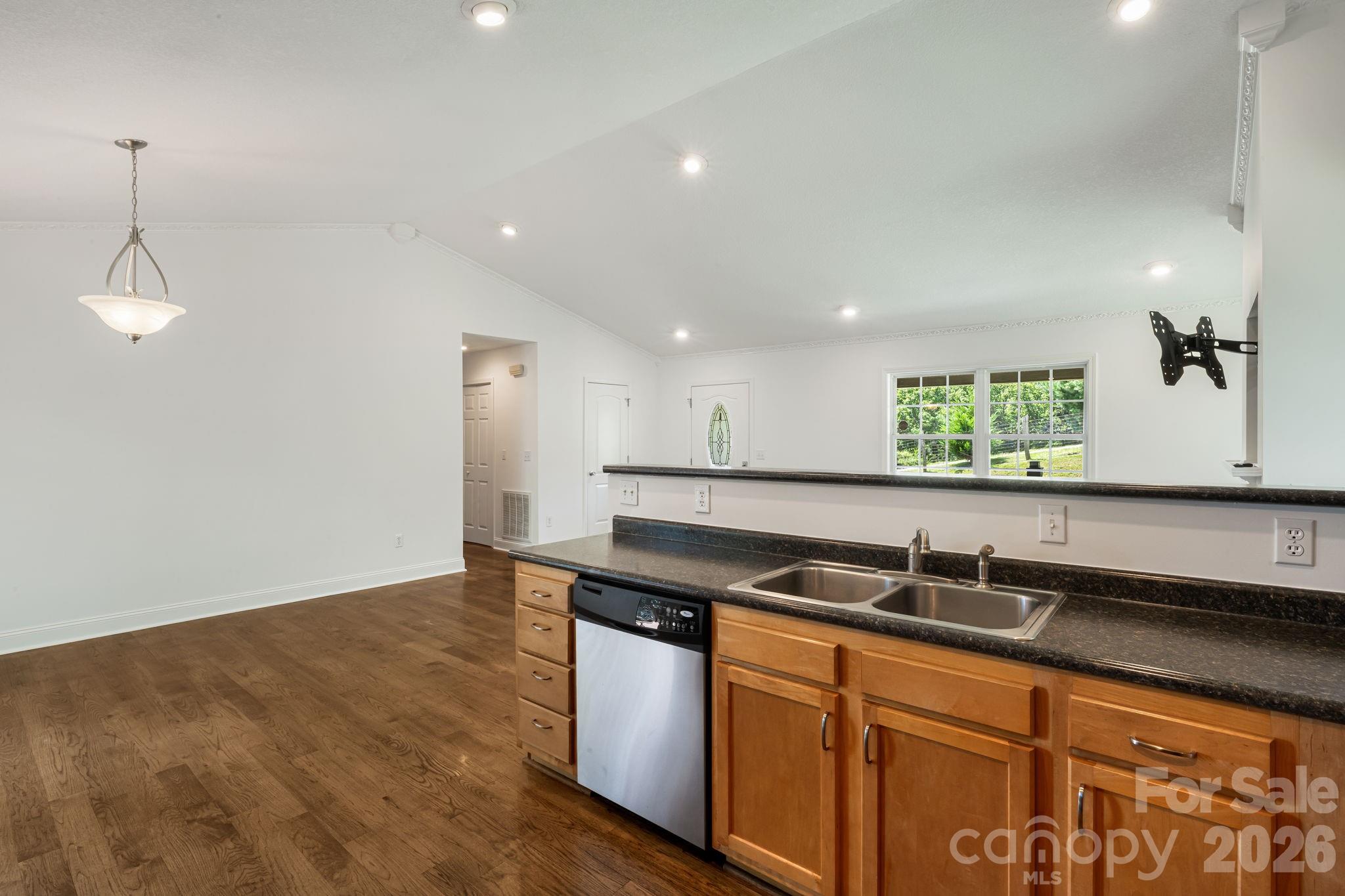 Single Family Residence at 184 Scarlett Ridge Drive, Marshall, photo 17 of 48