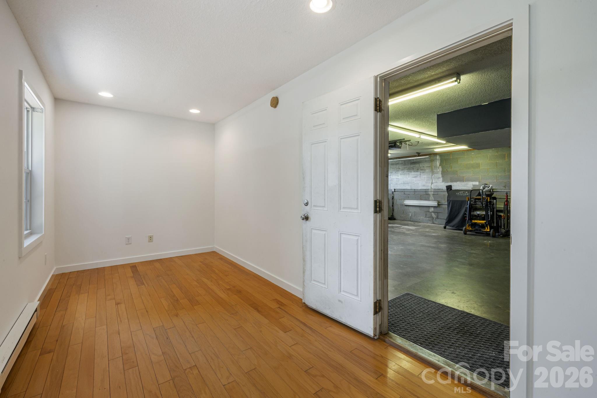 Single Family Residence at 184 Scarlett Ridge Drive, Marshall, photo 38 of 48