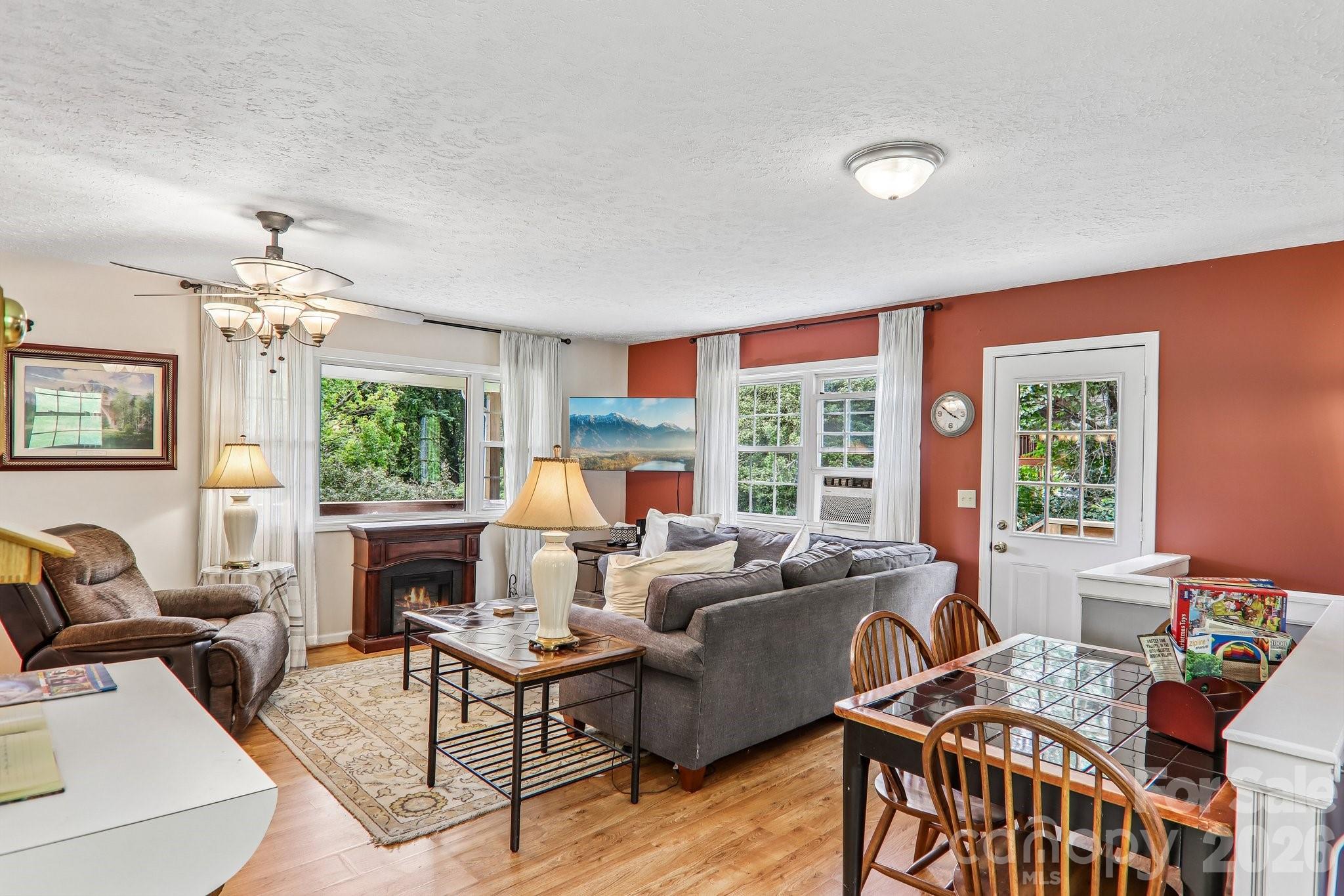 Open floor plan in living area - 169 Highview Drive, Maggie Valley
