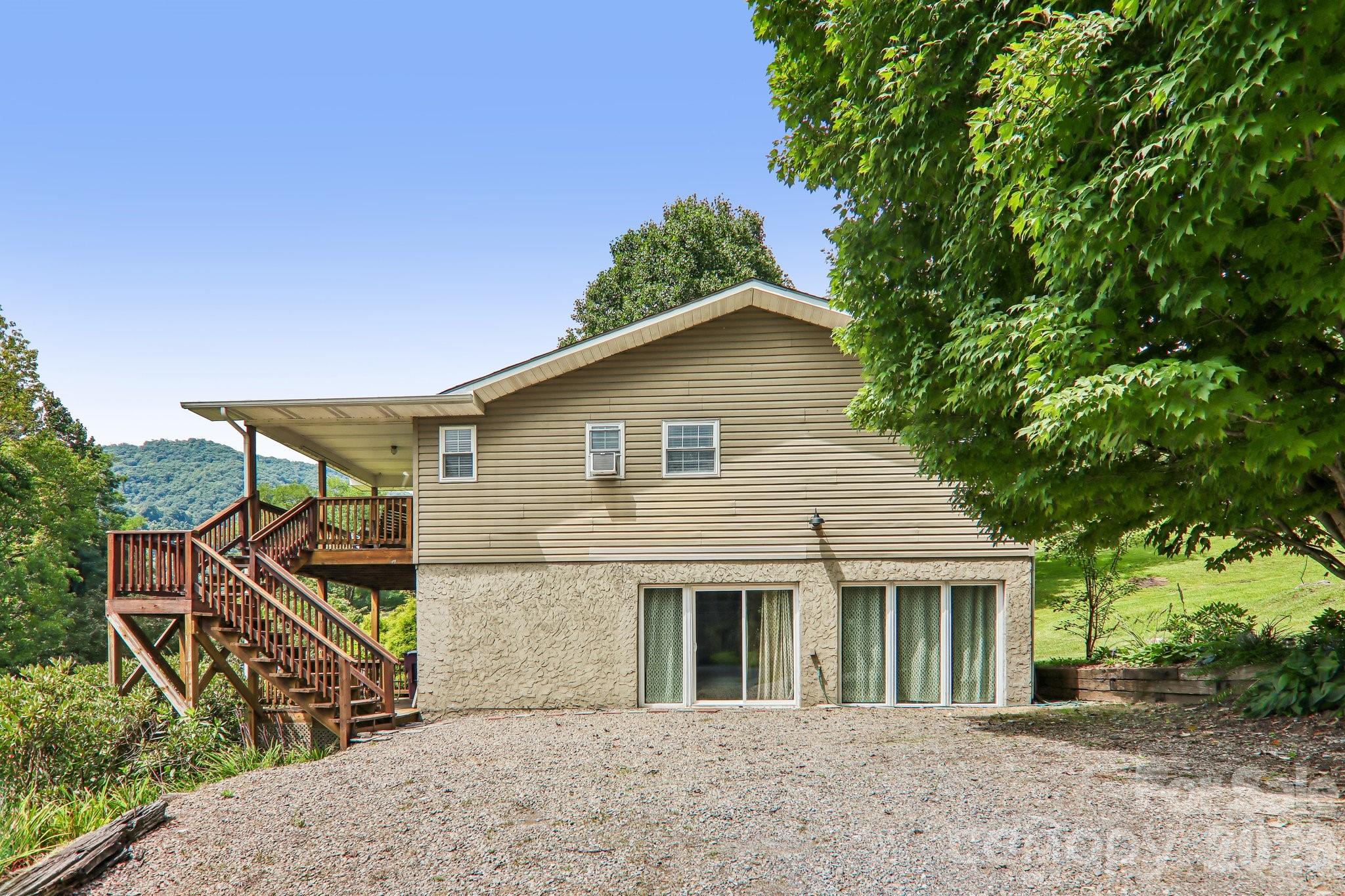 Ample parking - 169 Highview Drive, Maggie Valley