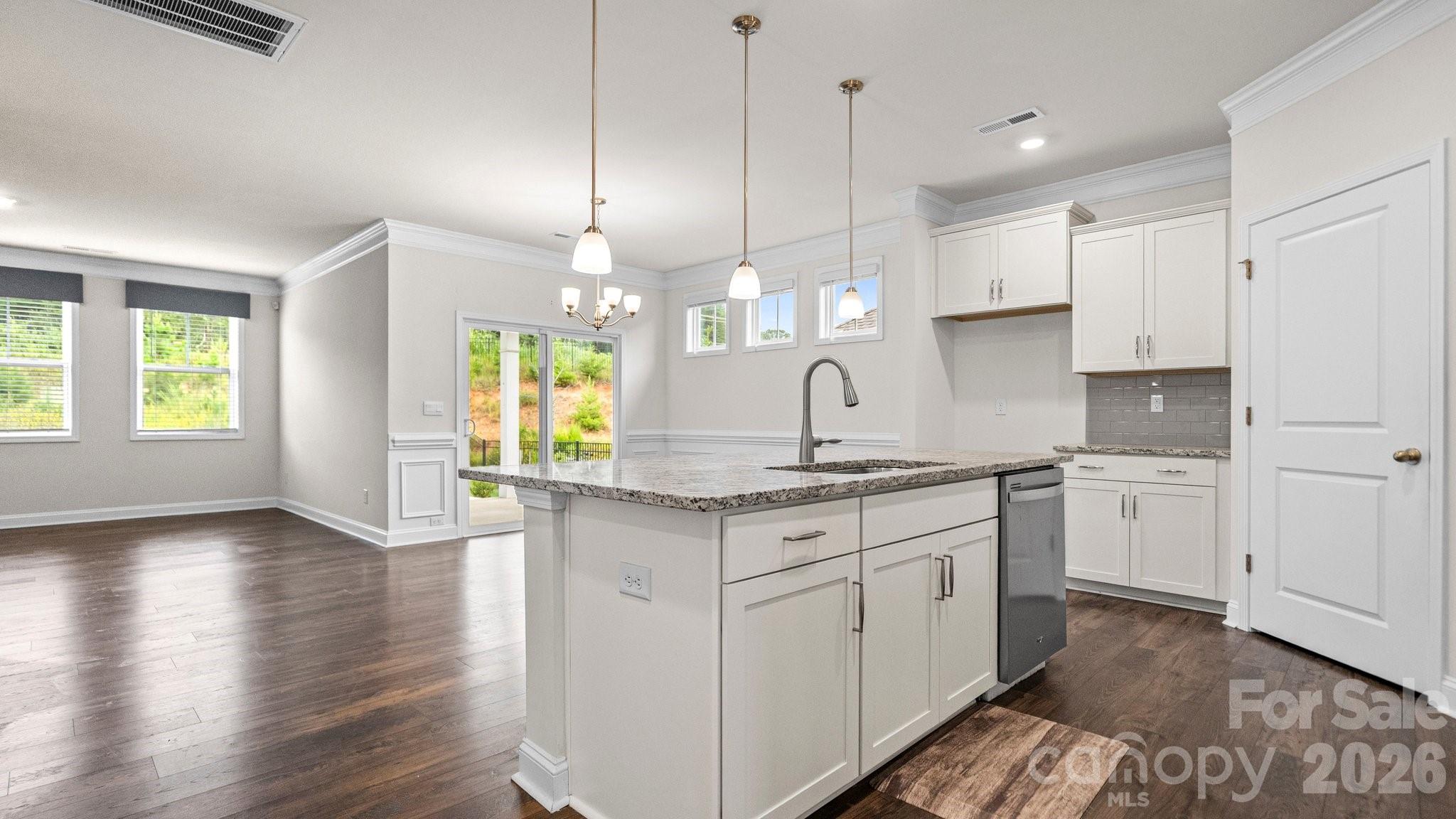 Single Family Residence at 1615 Sweetmoss Loop, Denver, photo 7 of 31