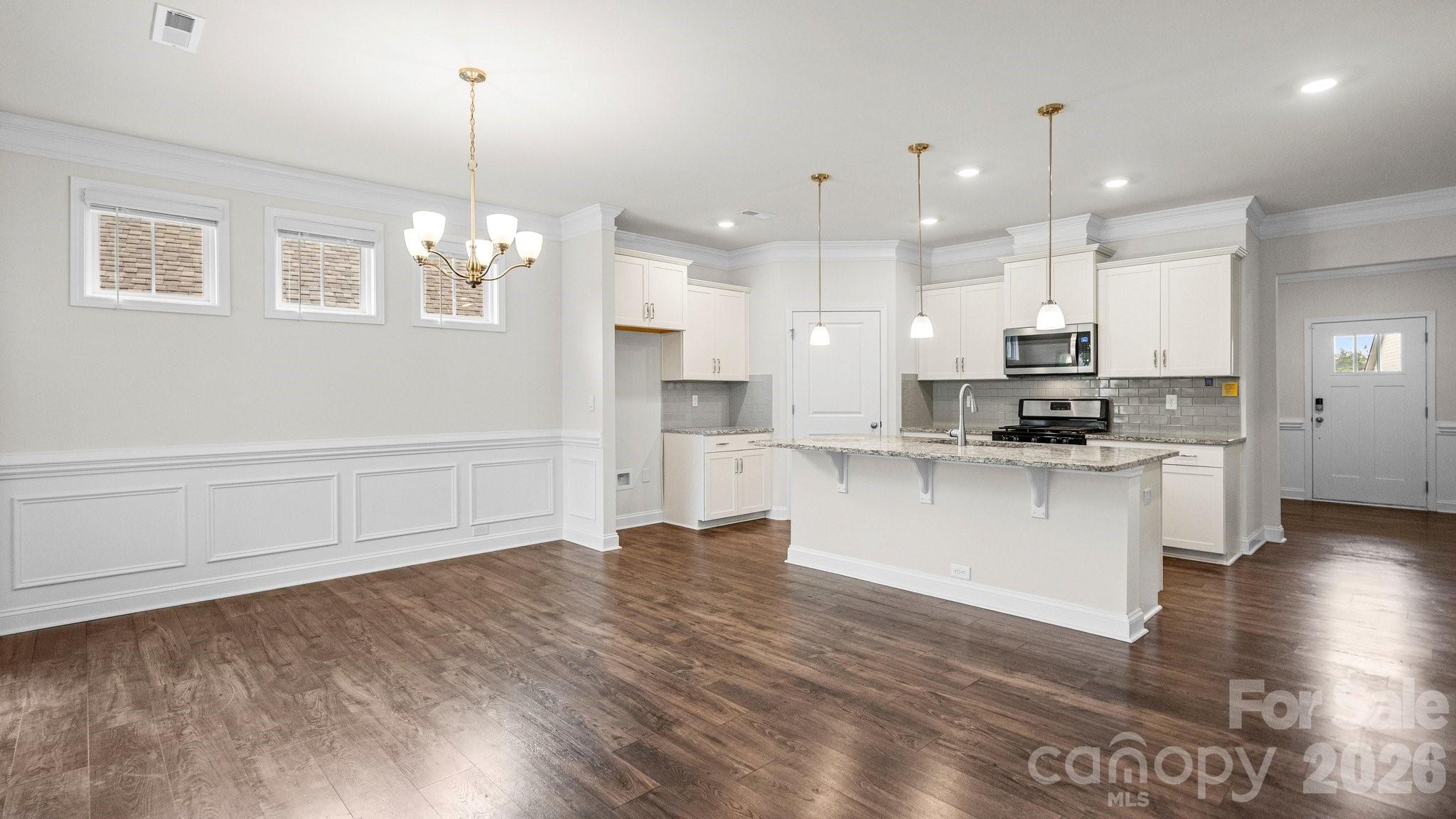 Single Family Residence at 1615 Sweetmoss Loop, Denver, photo 10 of 31