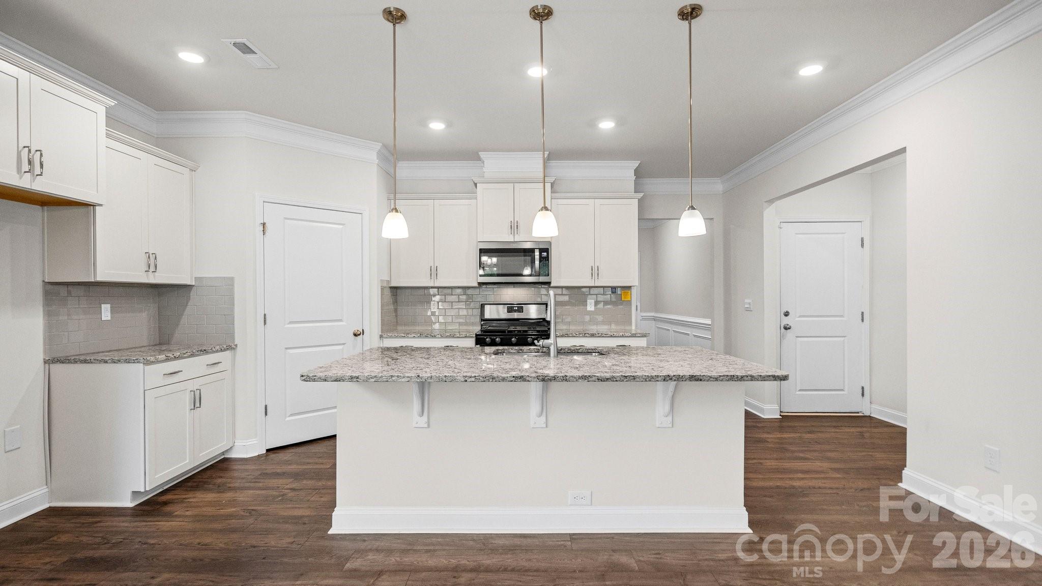 Single Family Residence at 1615 Sweetmoss Loop, Denver, photo 11 of 31