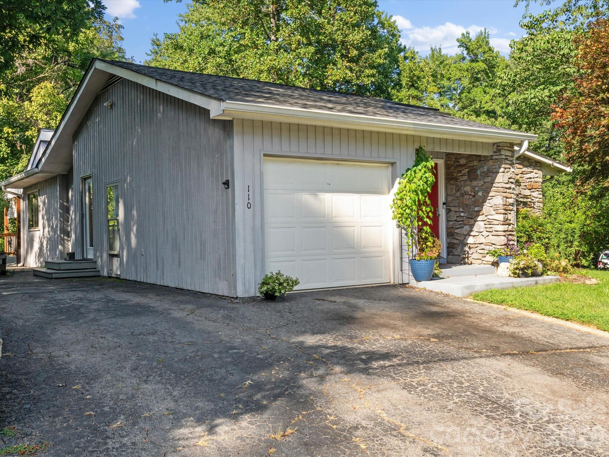 Ample parking for everybody - 110 Aurora Drive, Asheville