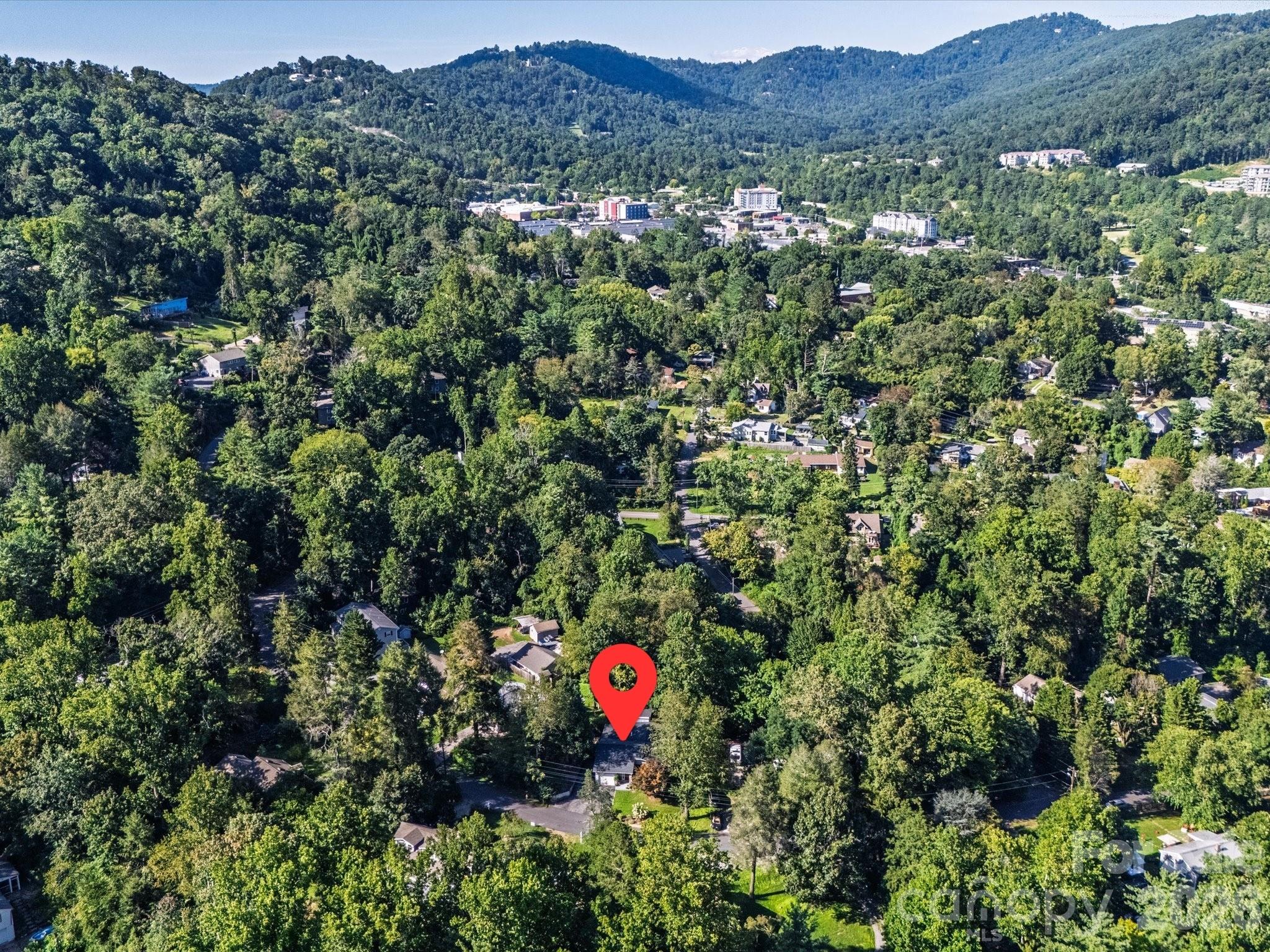Perfectly positioned in Asheville! - 110 Aurora Drive, Asheville