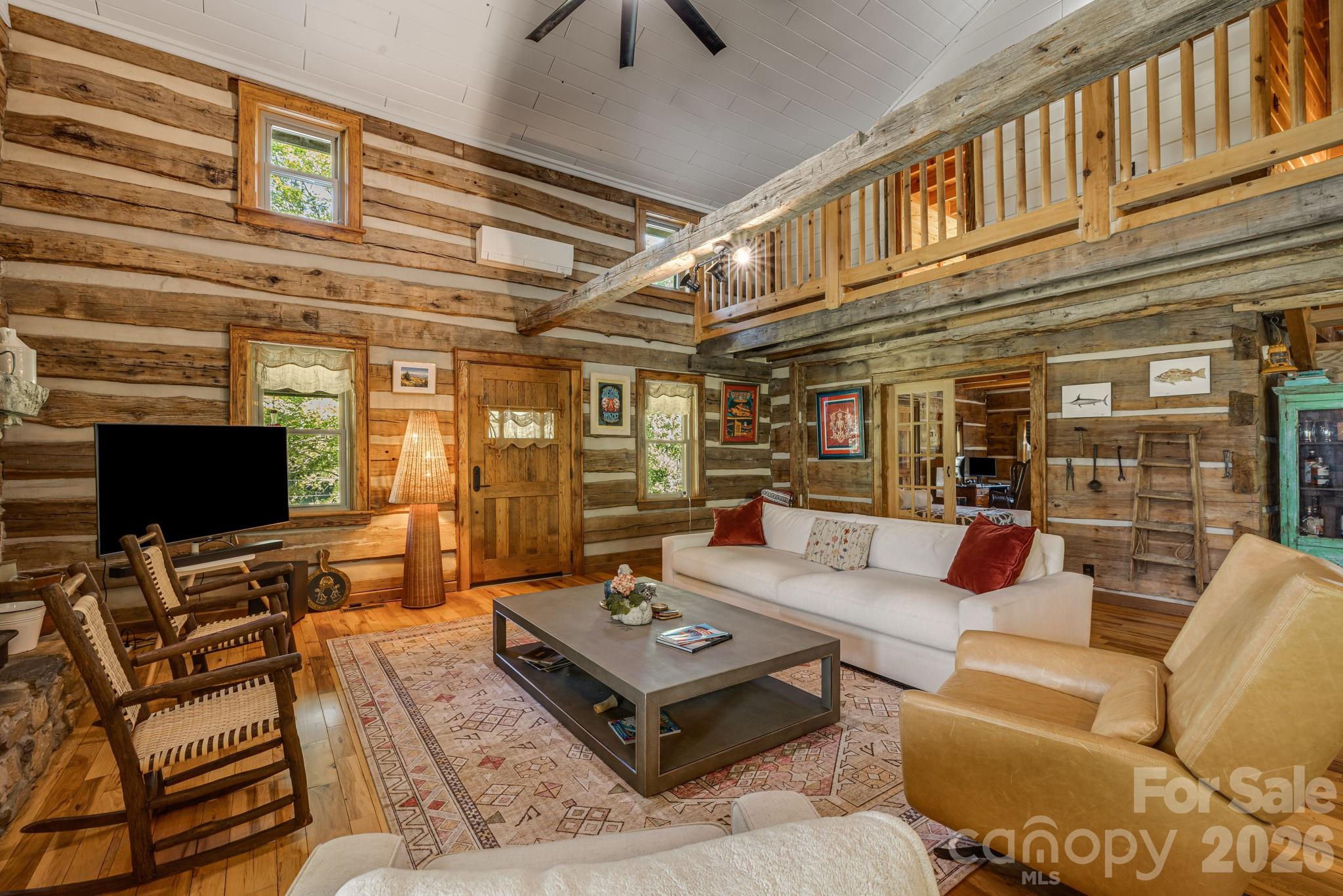 Single Family Residence at 146 Gentry Farm Drive, Hot Springs, photo 8 of 49