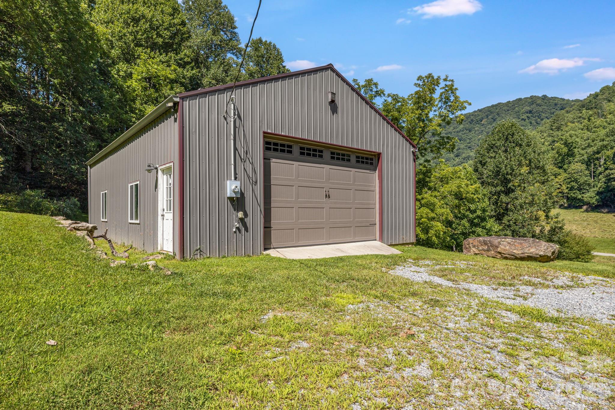 Shop-Garage - 146 Gentry Farm Drive, Hot Springs