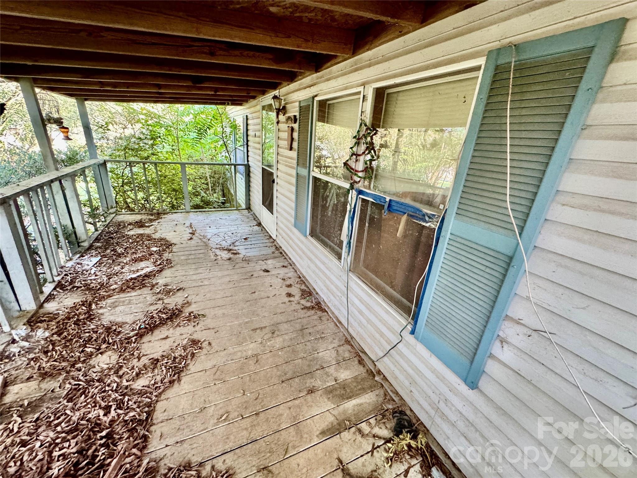 Single Family Residence at 1104 Stage Coach Trail, Yadkinville, photo 6 of 13