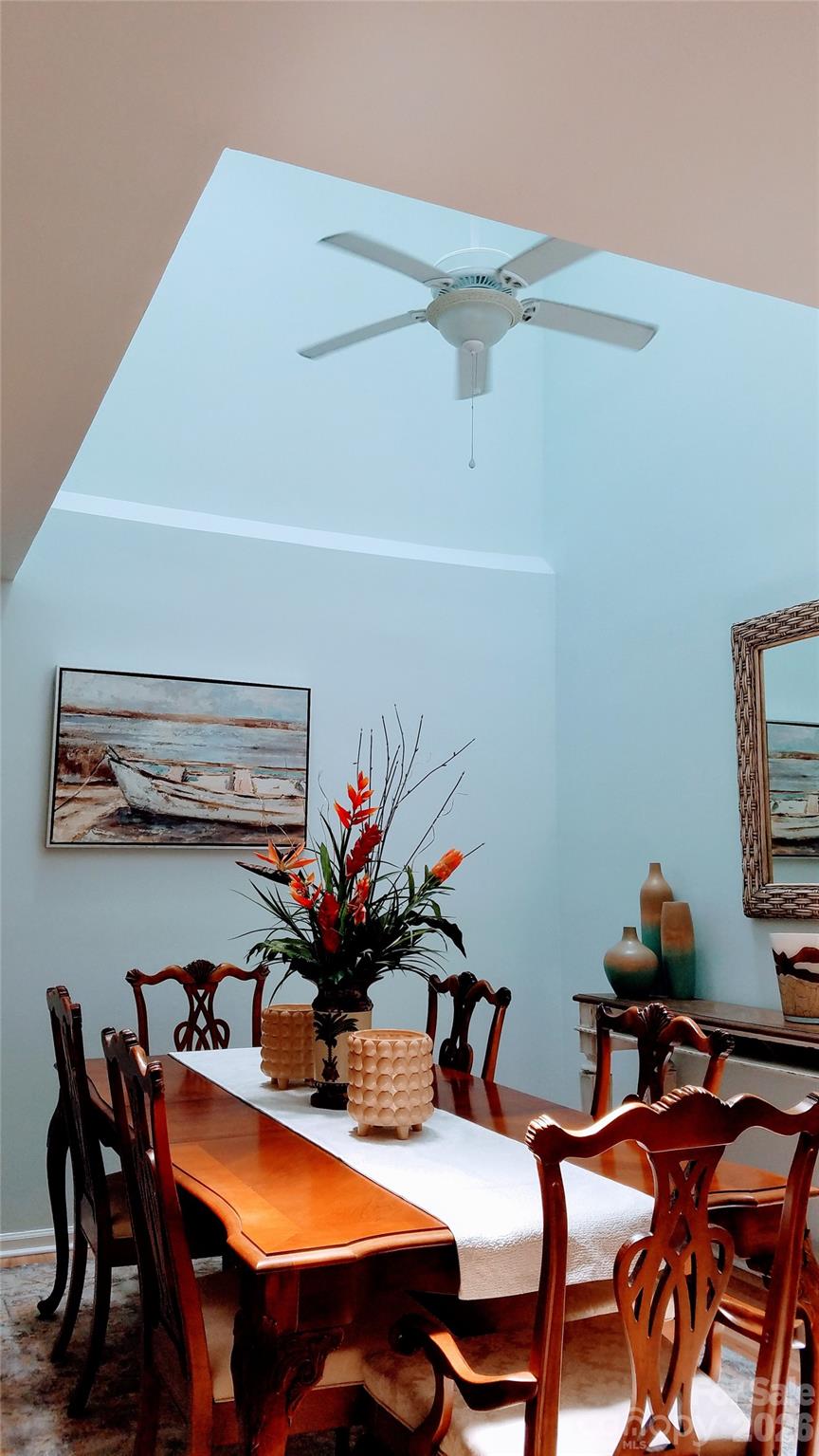 Large vaulted room with skylights - 2200 6th Street NW, Hickory