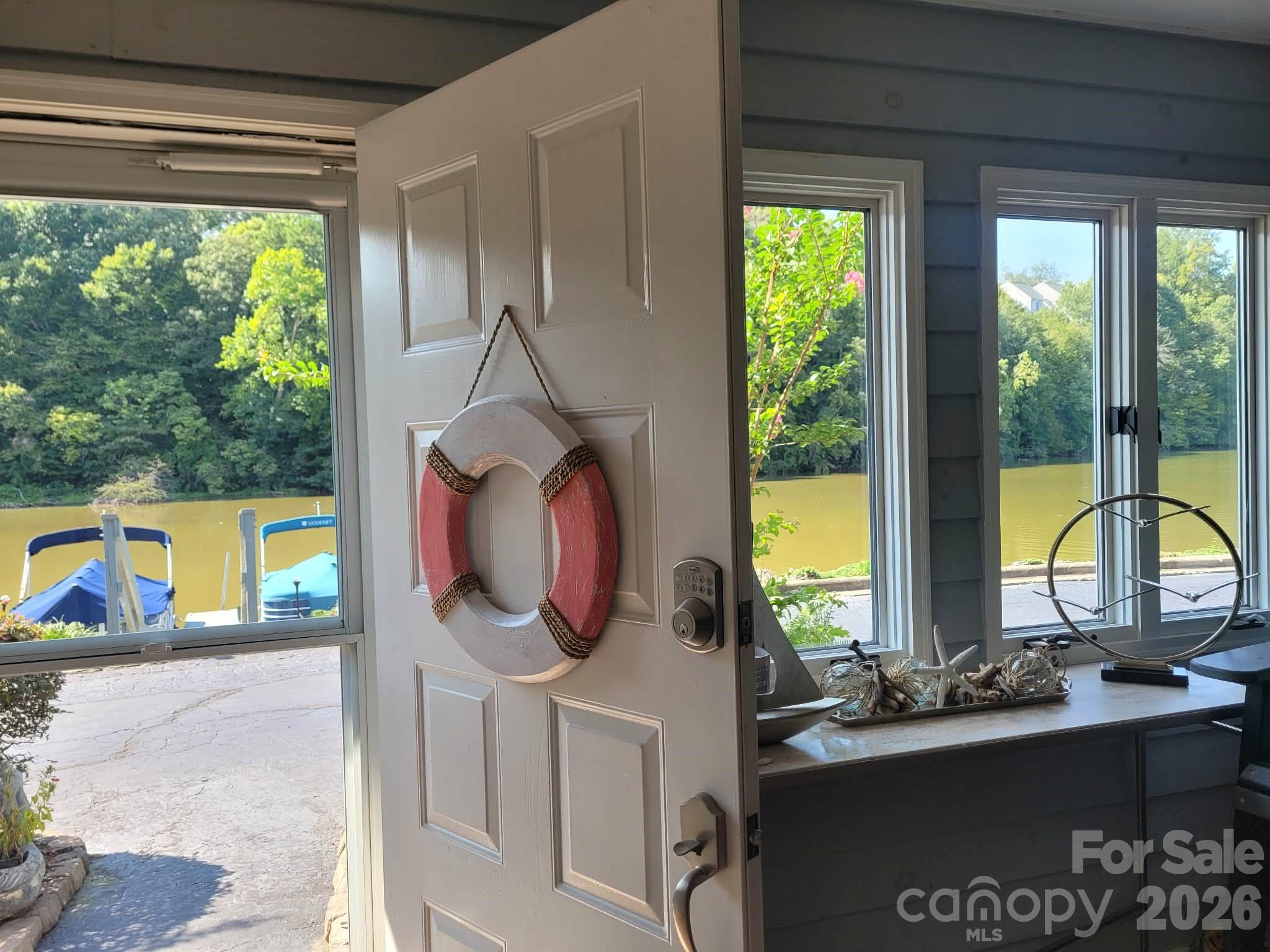Lakefront sunroom off LR and MBR - 2200 6th Street NW, Hickory
