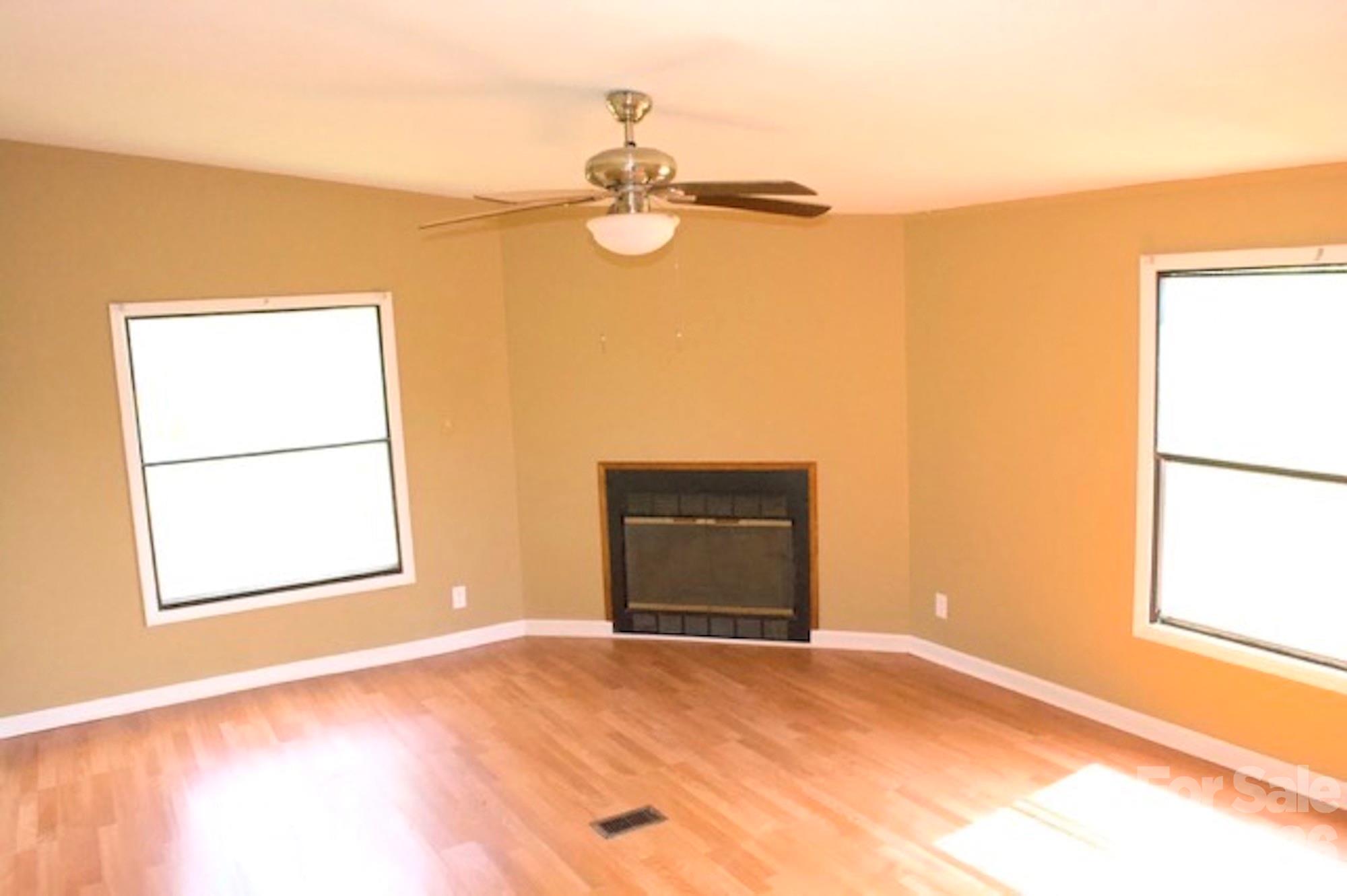 Single Family Residence at 1016 Bethesda Road, Statesville, photo 6 of 27