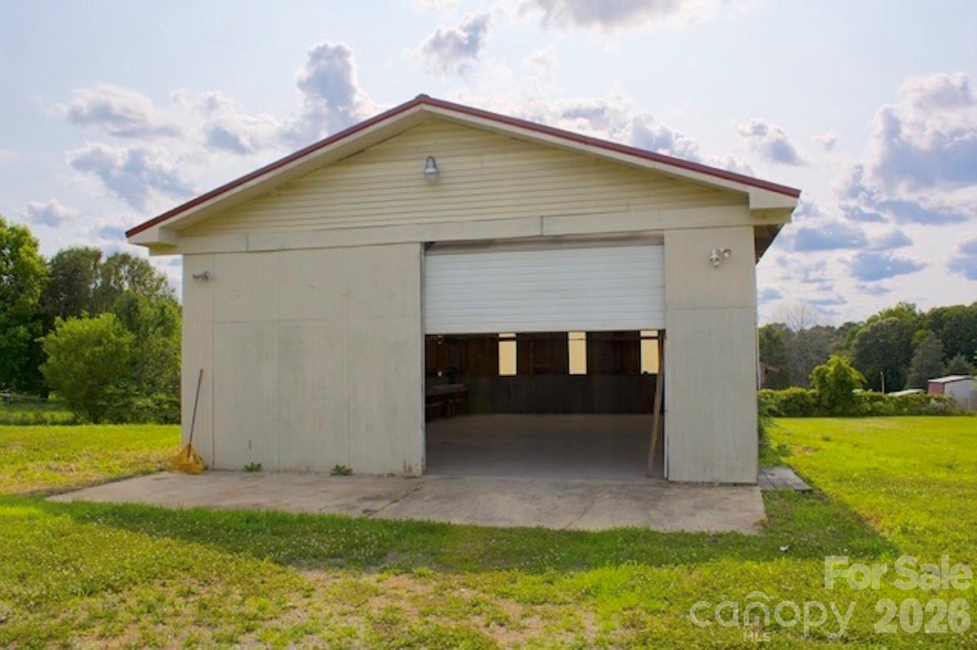 Single Family Residence at 1016 Bethesda Road, Statesville, photo 18 of 27