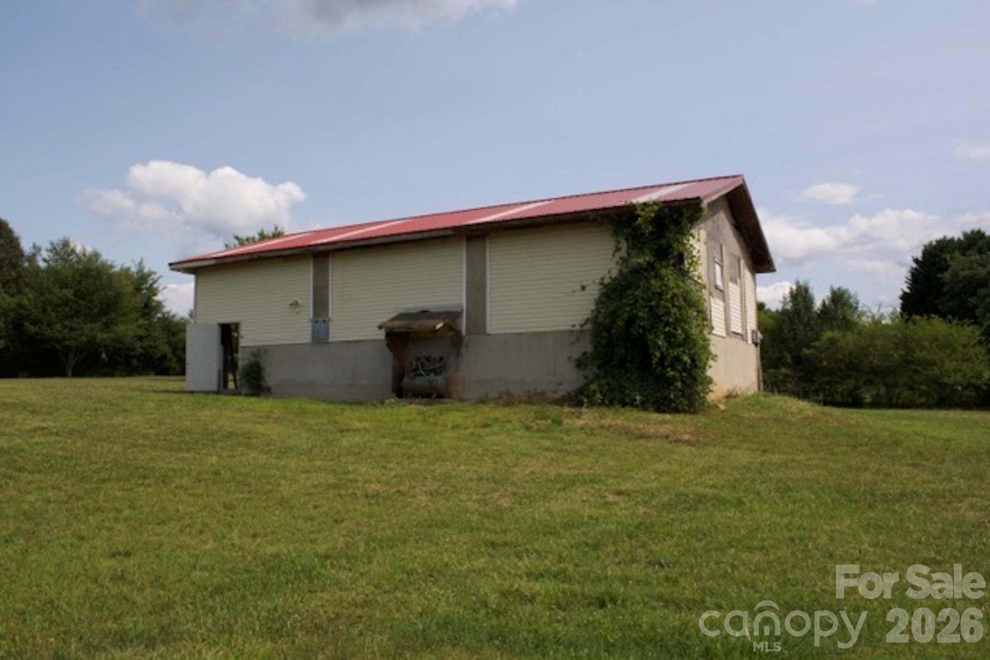 Single Family Residence at 1016 Bethesda Road, Statesville, photo 19 of 27
