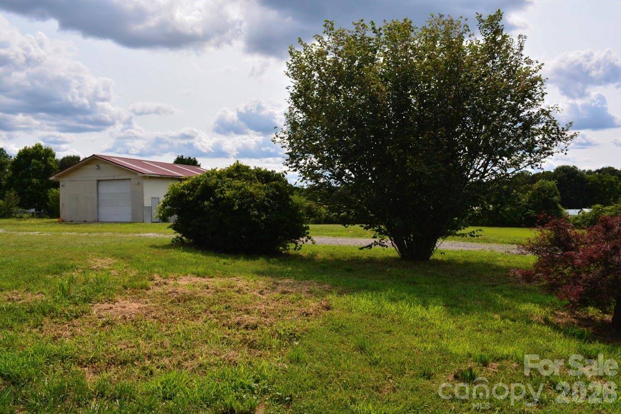 Single Family Residence at 1016 Bethesda Road, Statesville, photo 20 of 27