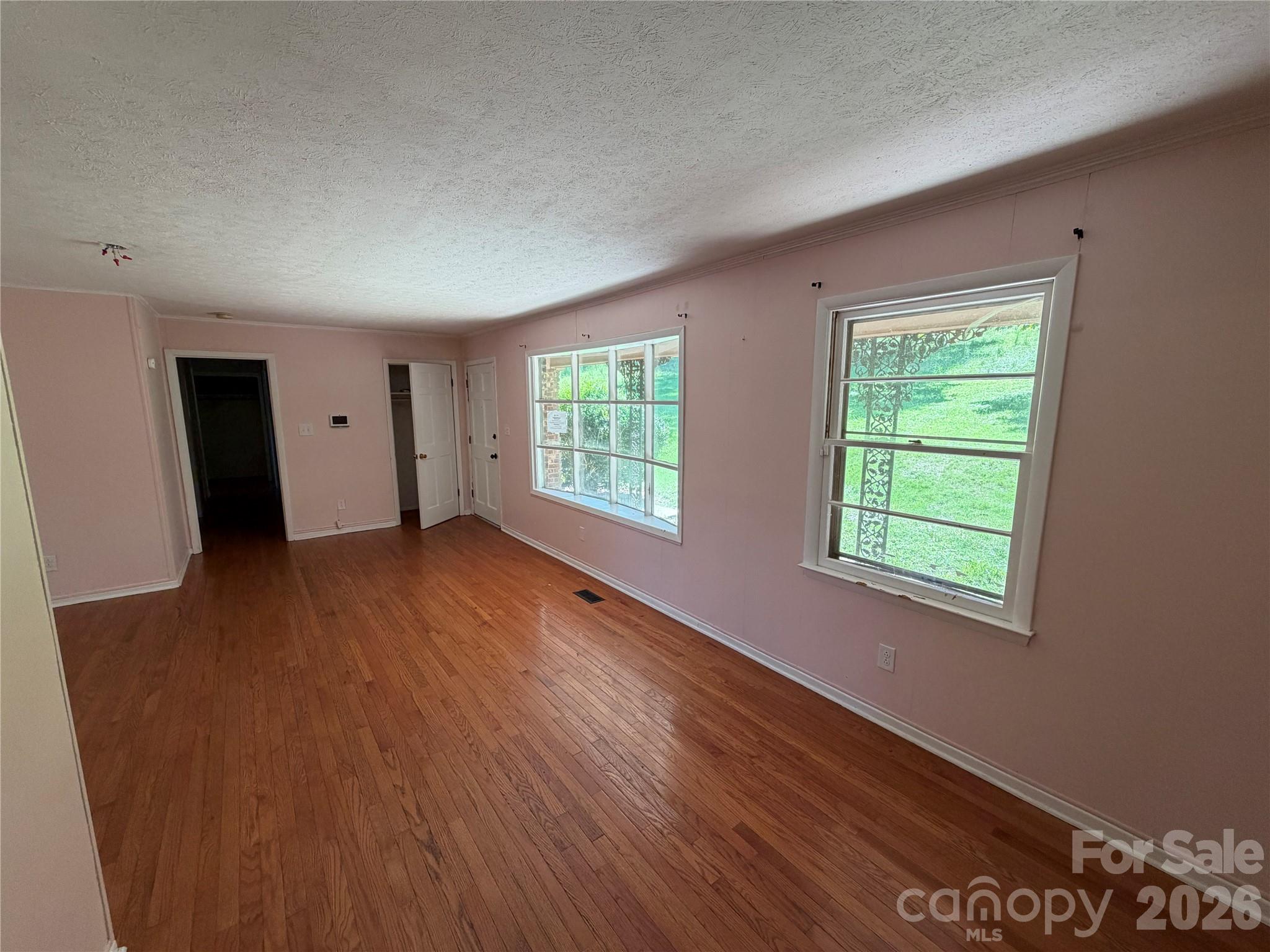 Single Family Residence at 517 Goldwater Street, Shelby, photo 4 of 26