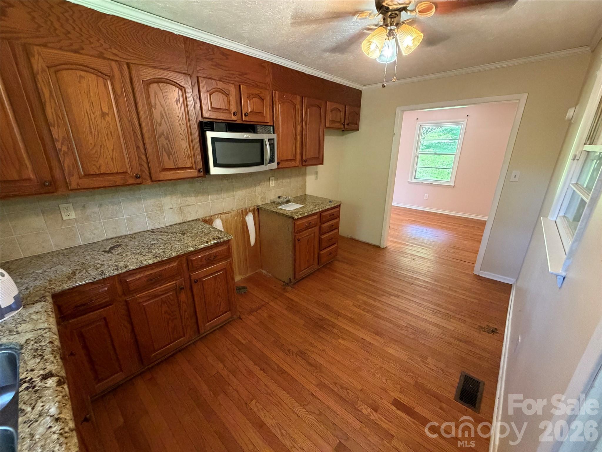 Single Family Residence at 517 Goldwater Street, Shelby, photo 10 of 26