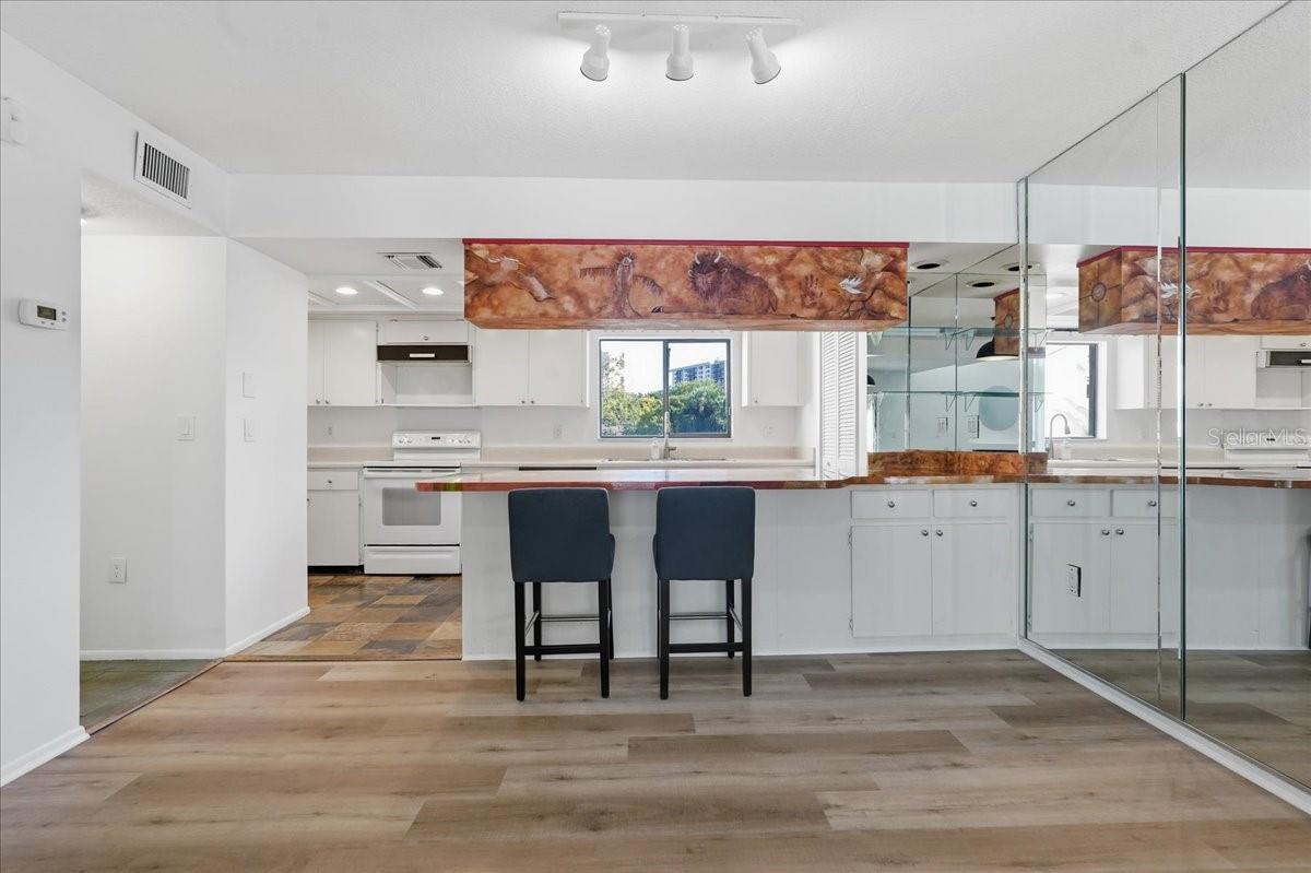 Kitchen Breakfast Bar - 240 WINDWARD PSGE #702, CLEARWATER