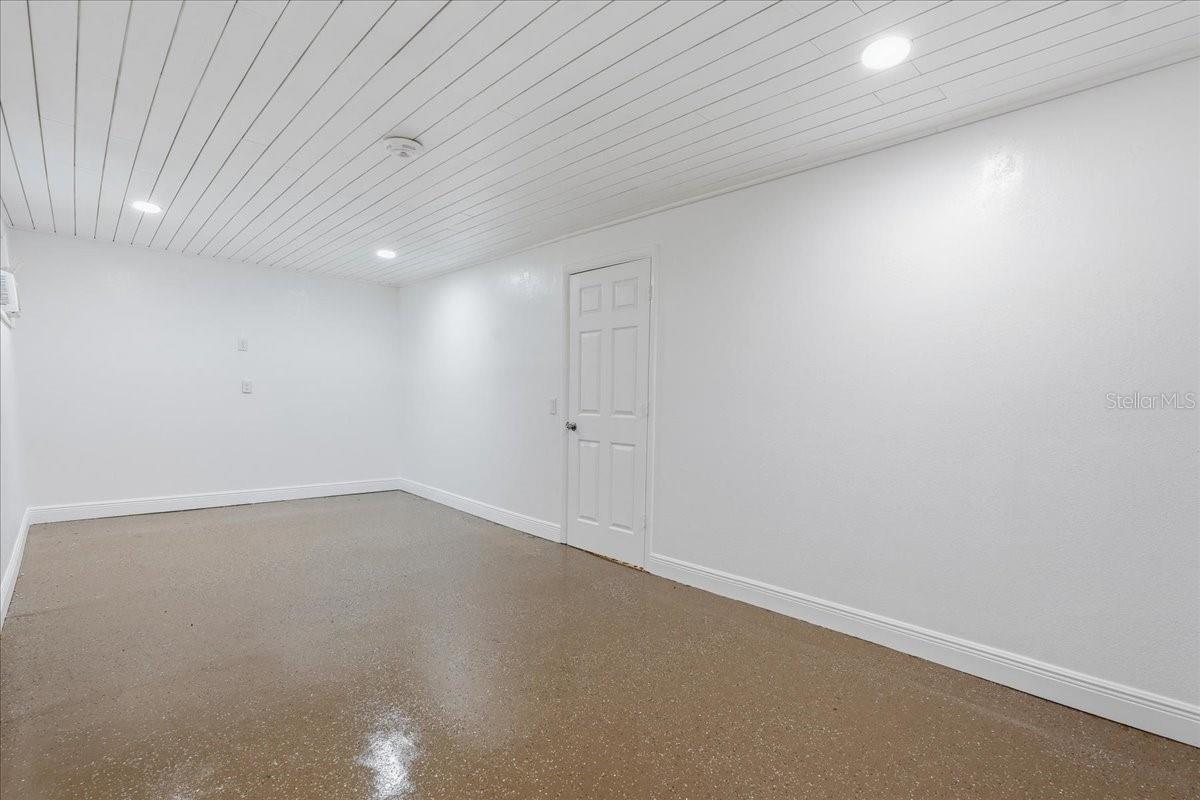 Ground floor Bonus Space - 240 WINDWARD PSGE #702, CLEARWATER