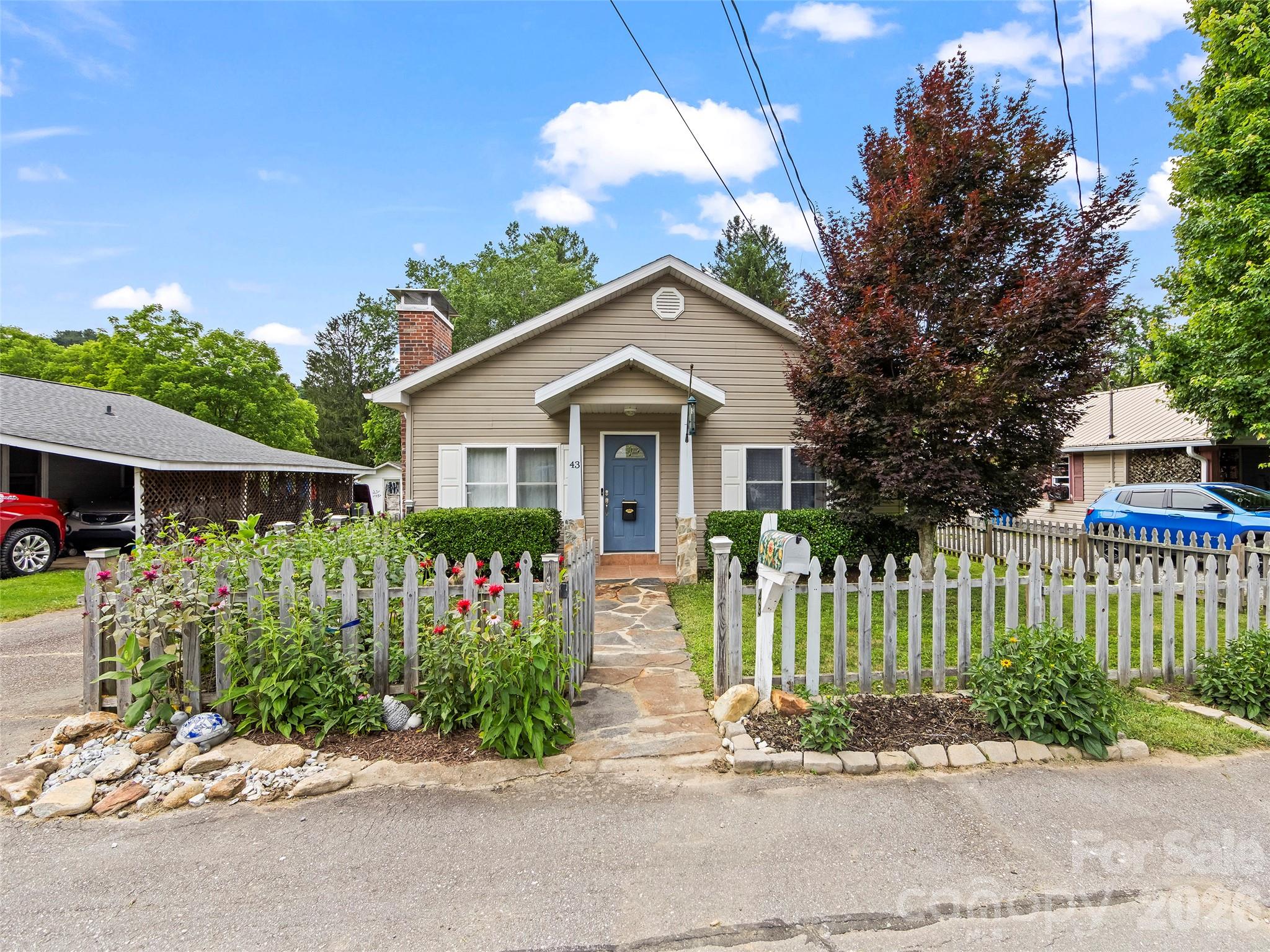 Single Family Residence at 43 Avery Street, Waynesville, photo 3 of 34