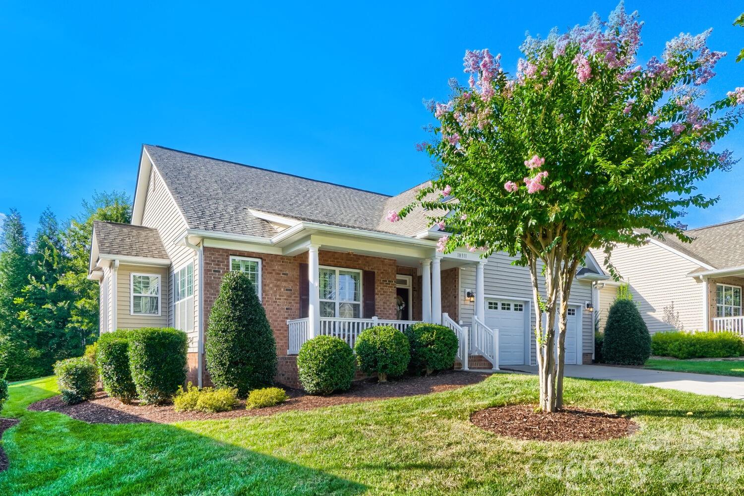 Single Family Residence at 18311 Glenealy Drive, Cornelius, photo 38 of 40