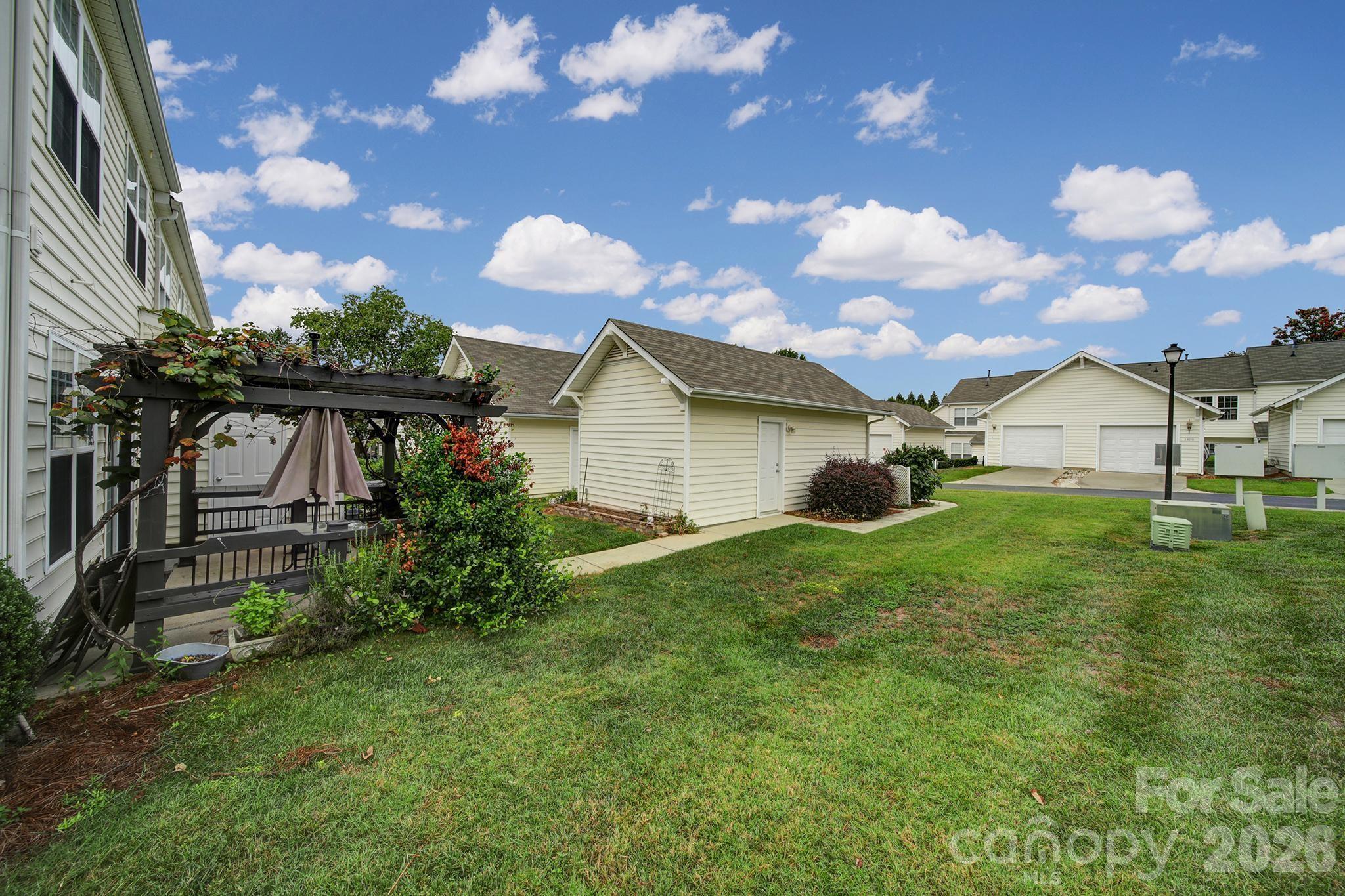 Townhouse at 1168 Drummond Lane, Matthews, photo 31 of 42