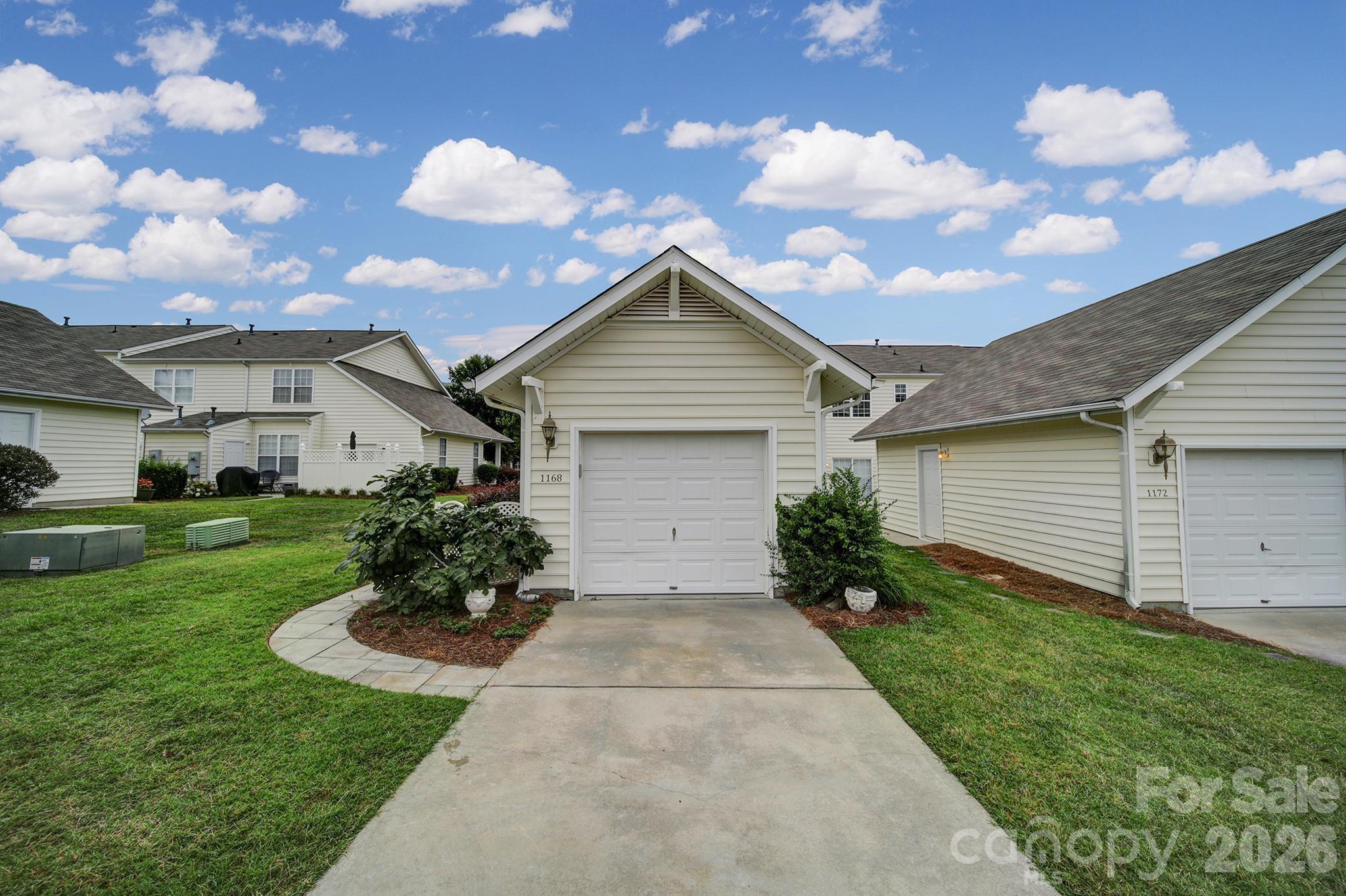 Townhouse at 1168 Drummond Lane, Matthews, photo 32 of 42