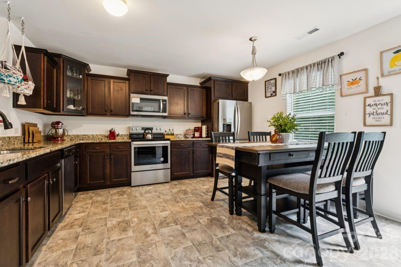 Single Family Residence at 768 Fraternity Row, Kannapolis, photo 5 of 20
