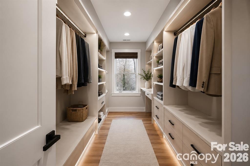primary closet - 543 30th Avenue NW, Hickory