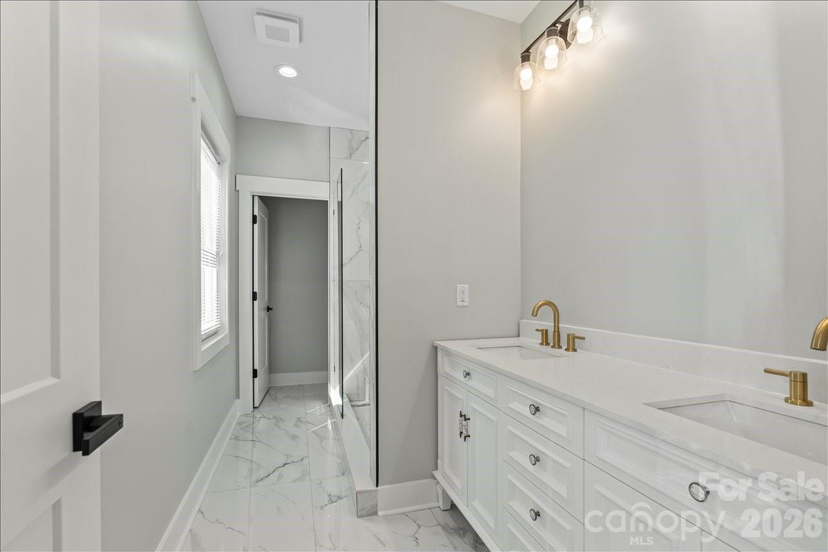 primary bathroom - 543 30th Avenue NW, Hickory