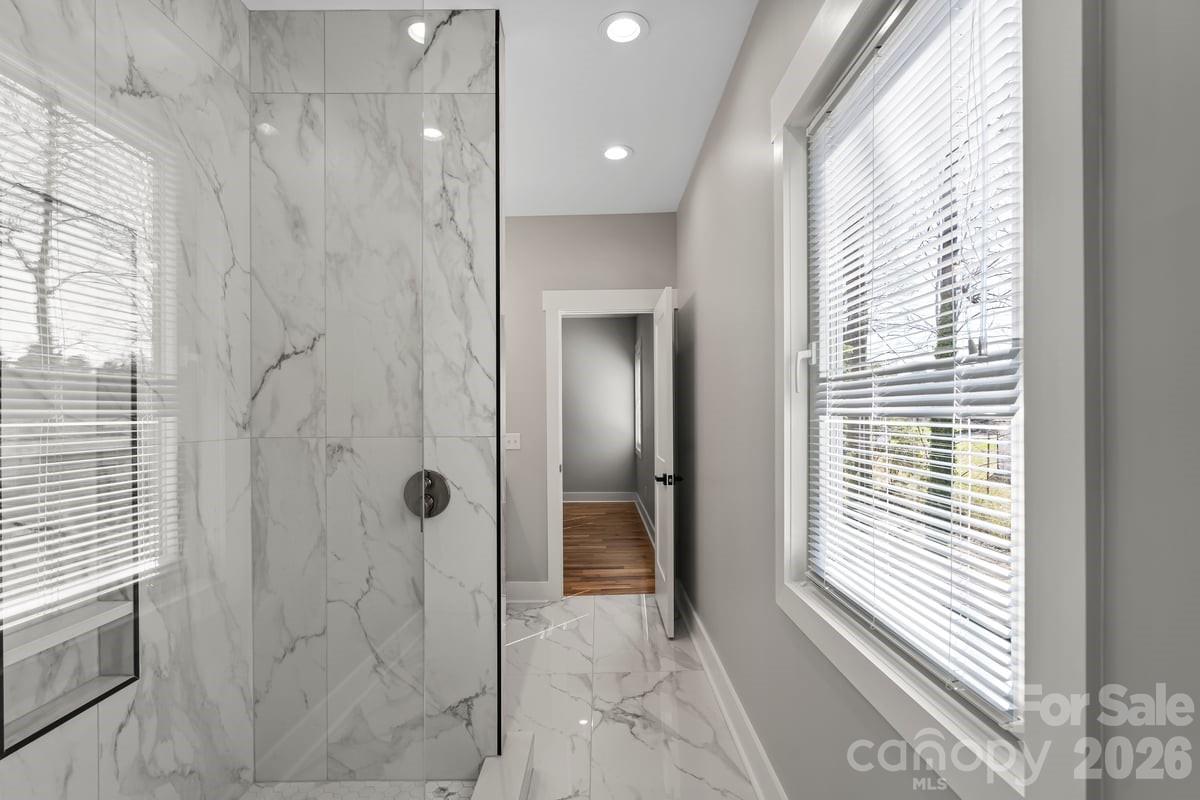 primary bathroom - 543 30th Avenue NW, Hickory