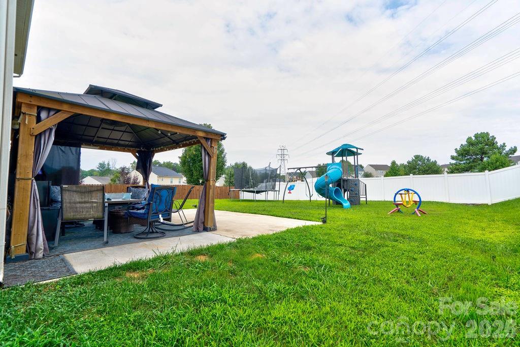 Single Family Residence at 3219 Pikes Peak Drive, Gastonia, photo 9 of 48