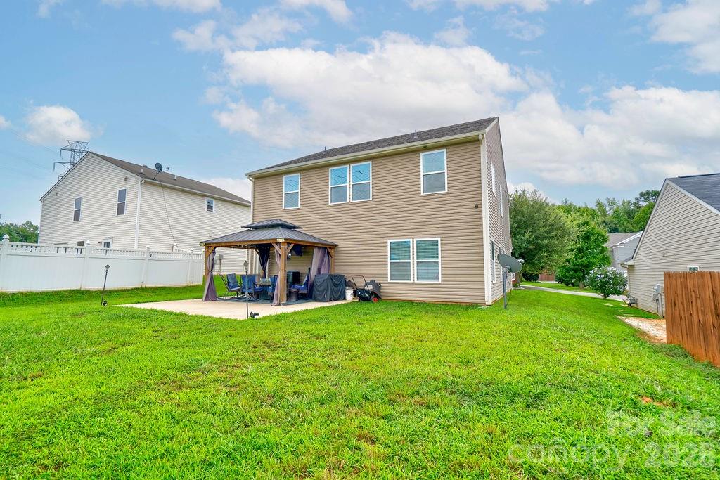 Single Family Residence at 3219 Pikes Peak Drive, Gastonia, photo 10 of 48