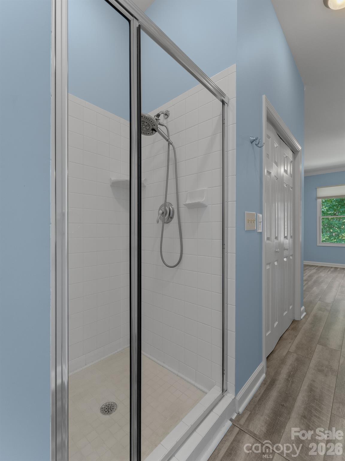 Primary Ensuite Bathroom - 47 Ridgetop Circle, Brevard