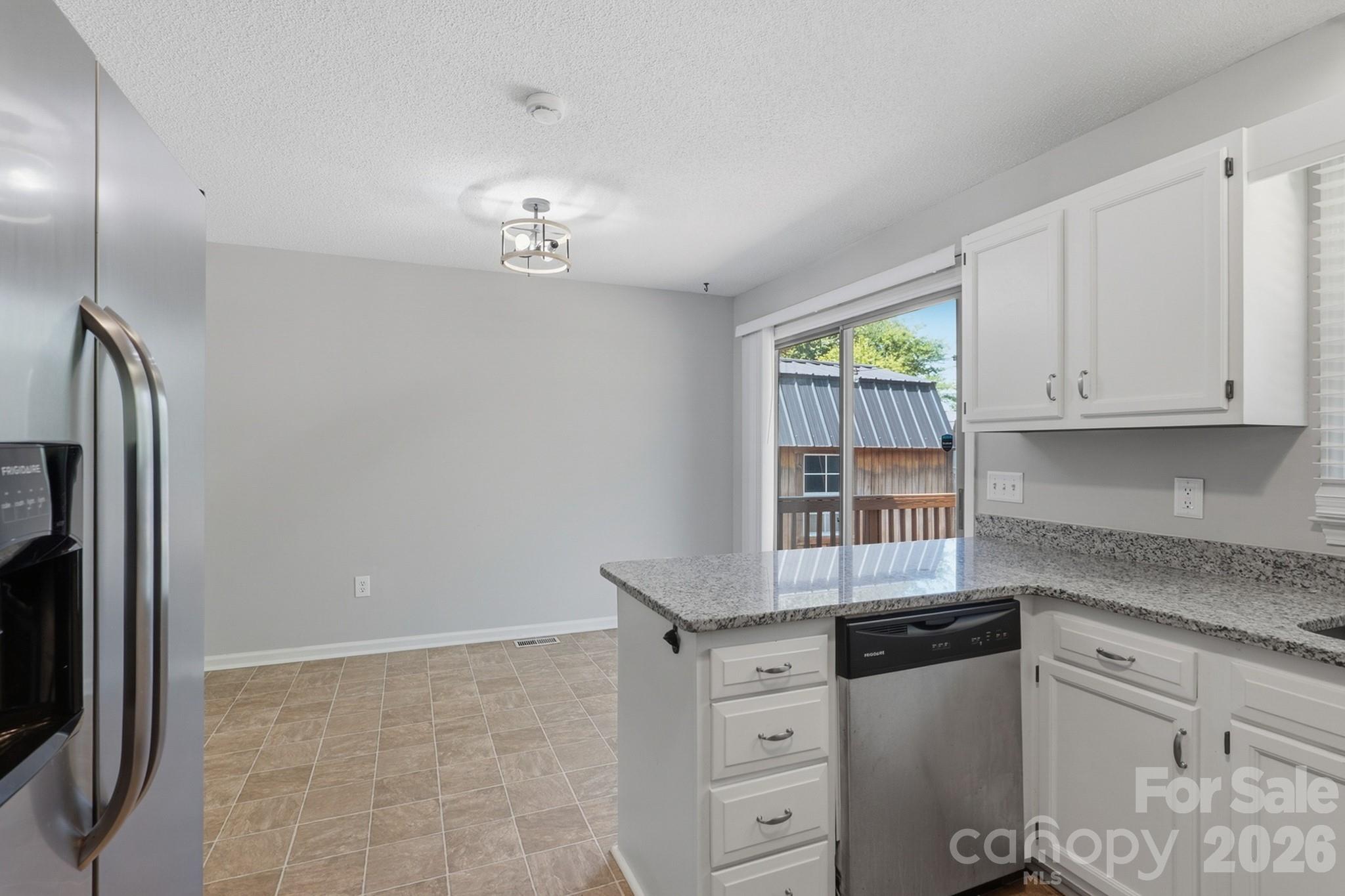 Single Family Residence at 3028 Dylan Place NW, Concord, photo 7 of 25