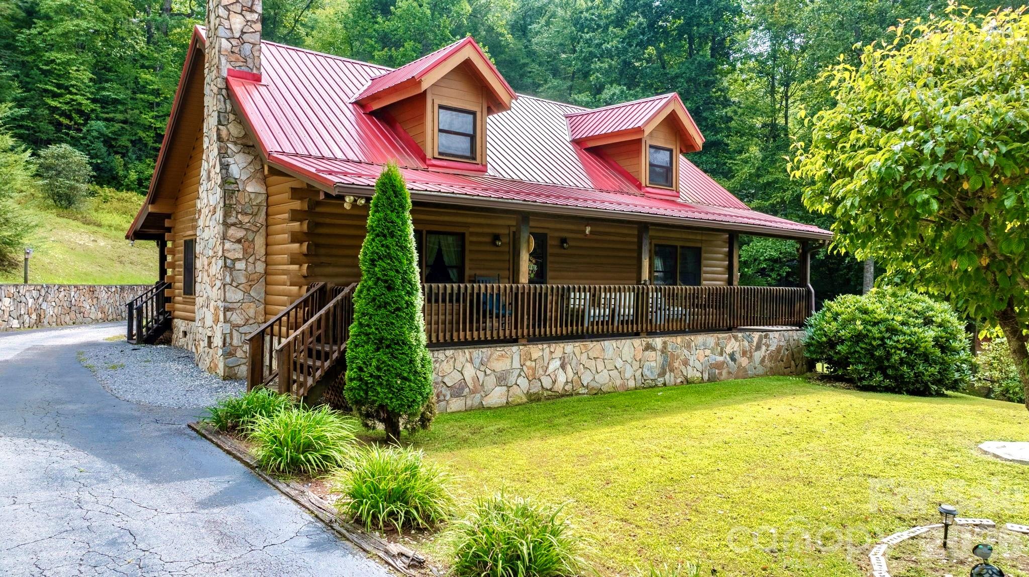 Single Family Residence at 100 Goose Creek Road, Marion
