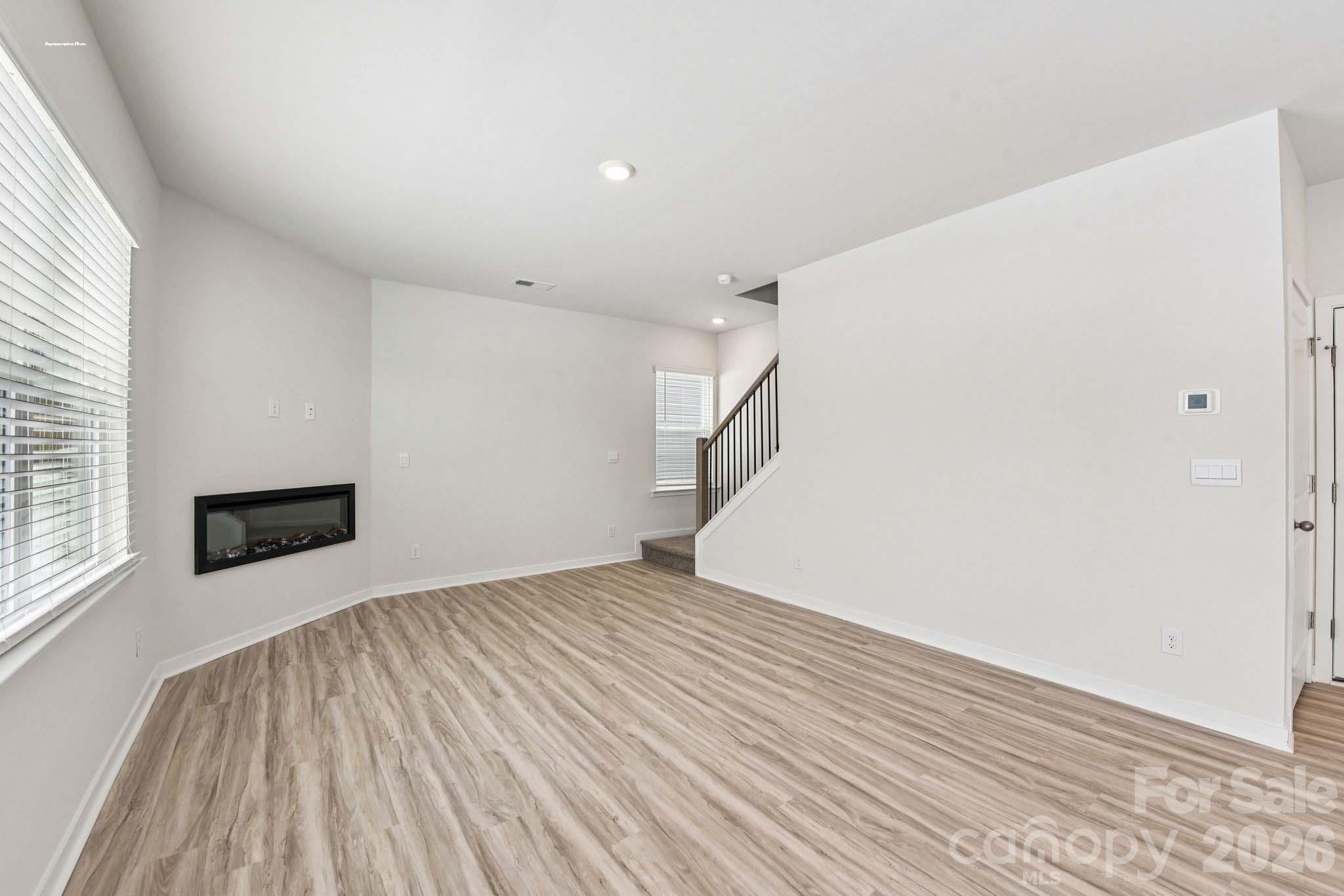 Single Family Residence at 472 Dazzle Loop, Newton, photo 4 of 24