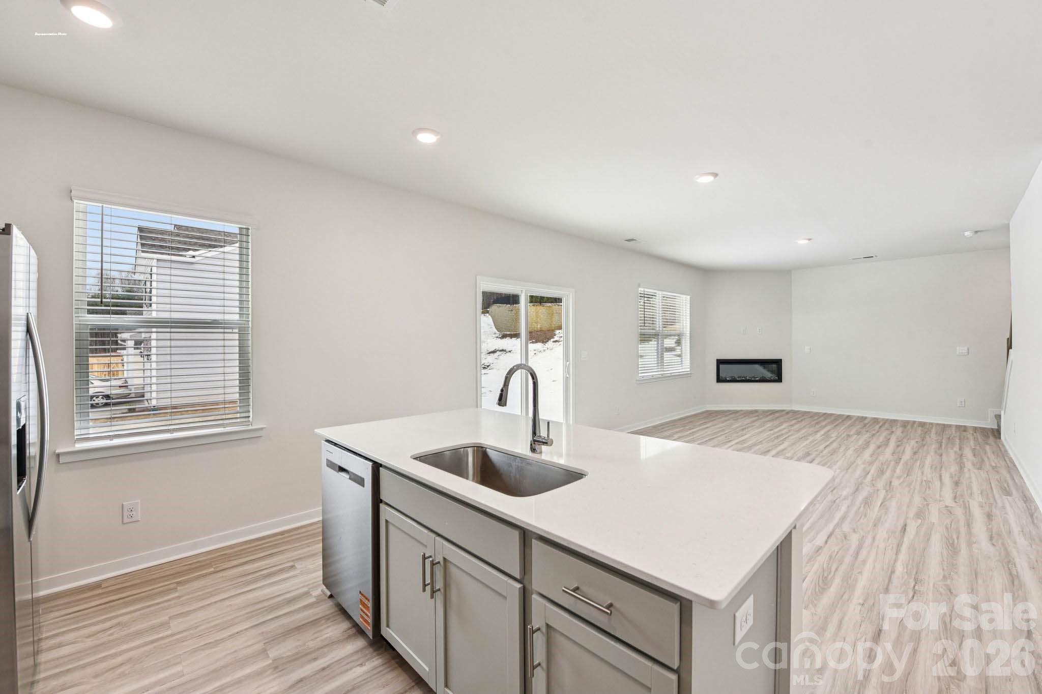 Single Family Residence at 472 Dazzle Loop, Newton, photo 7 of 24