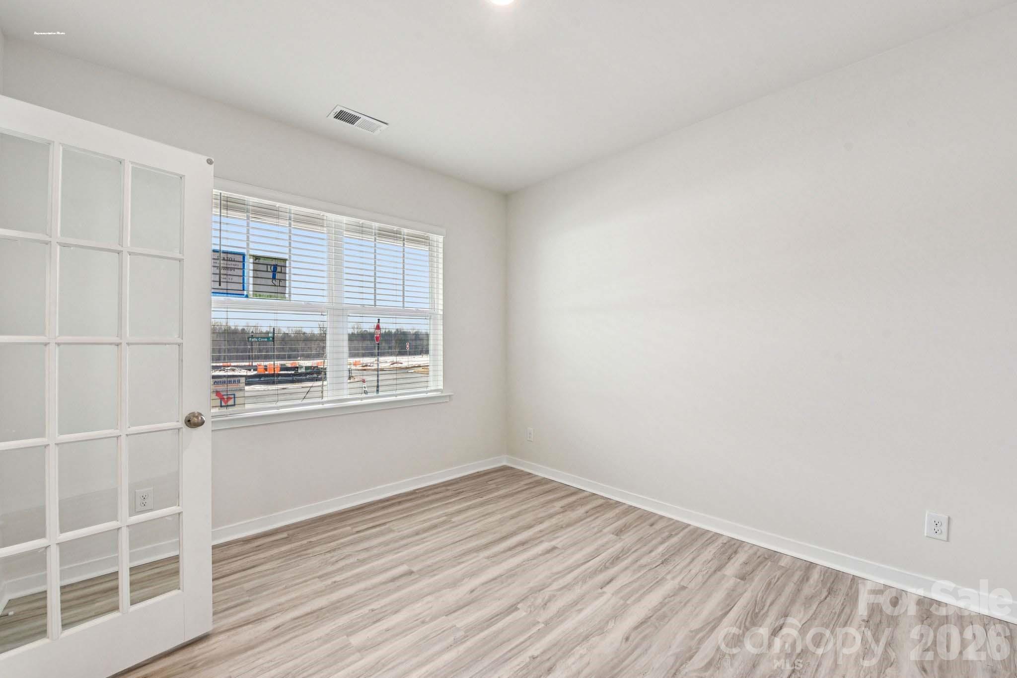 Single Family Residence at 472 Dazzle Loop, Newton, photo 11 of 24