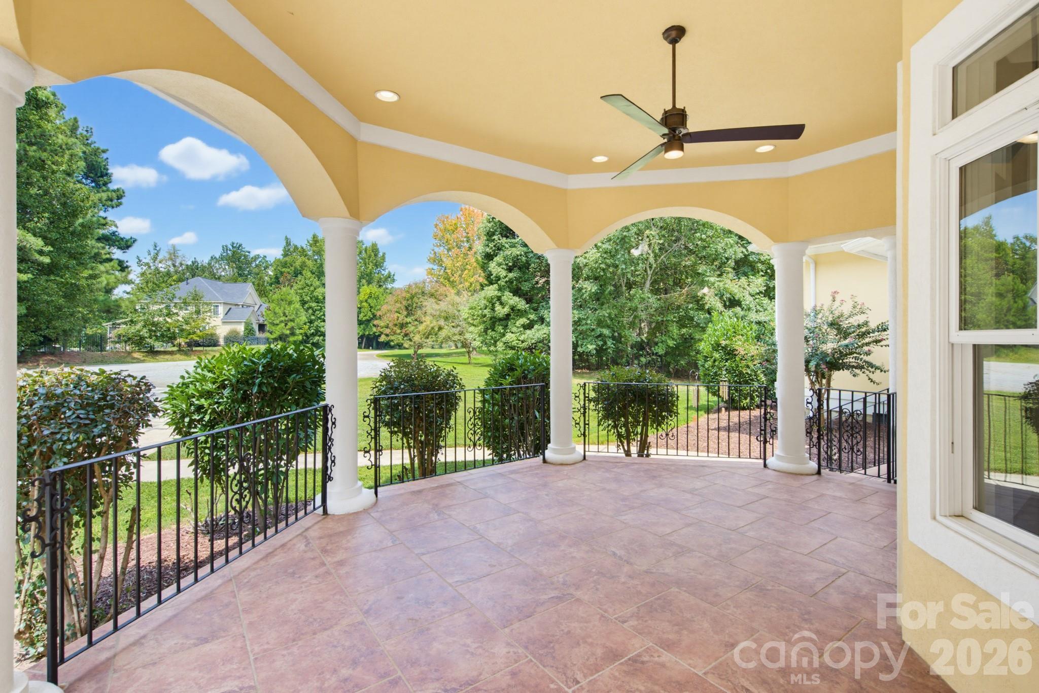 Single Family Residence at 149 Vista Bluff Lane, Mooresville, photo 5 of 48