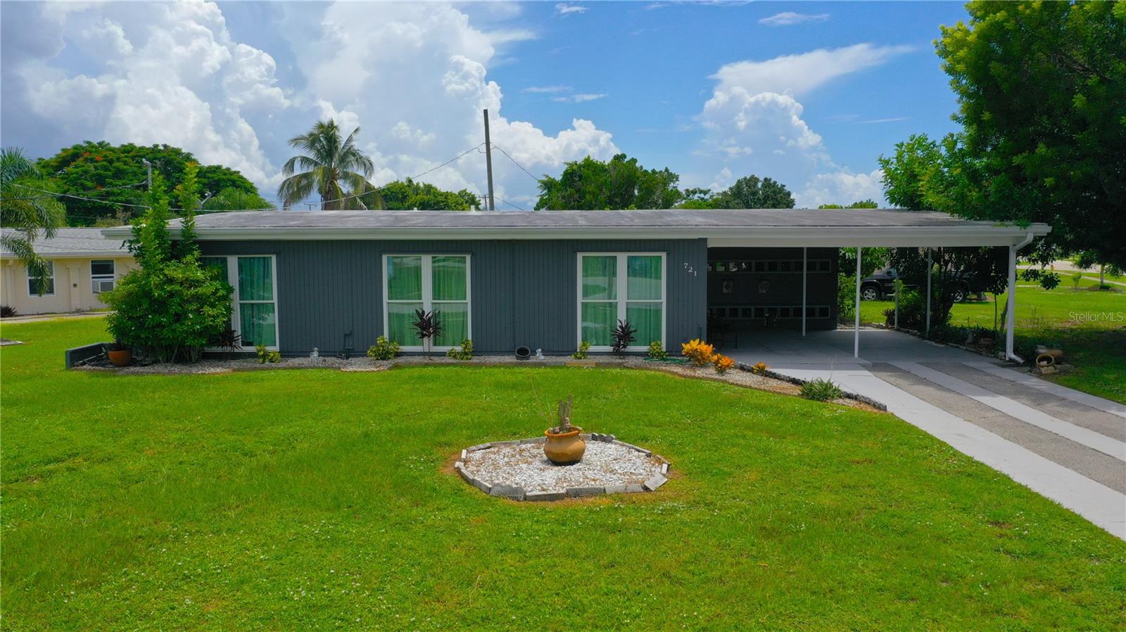721 SHARON CIR