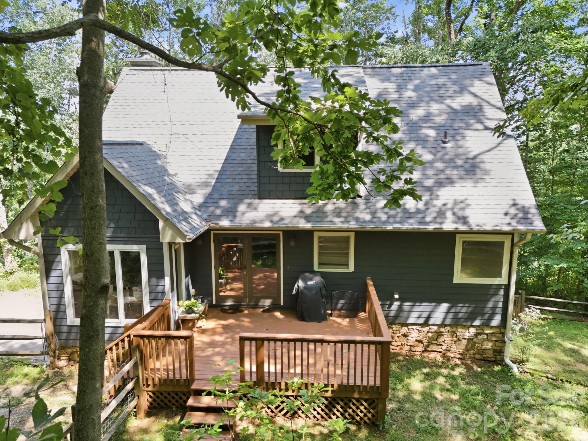Single Family Residence at 291 Merrills Chase Road, Asheville, photo 2 of 42