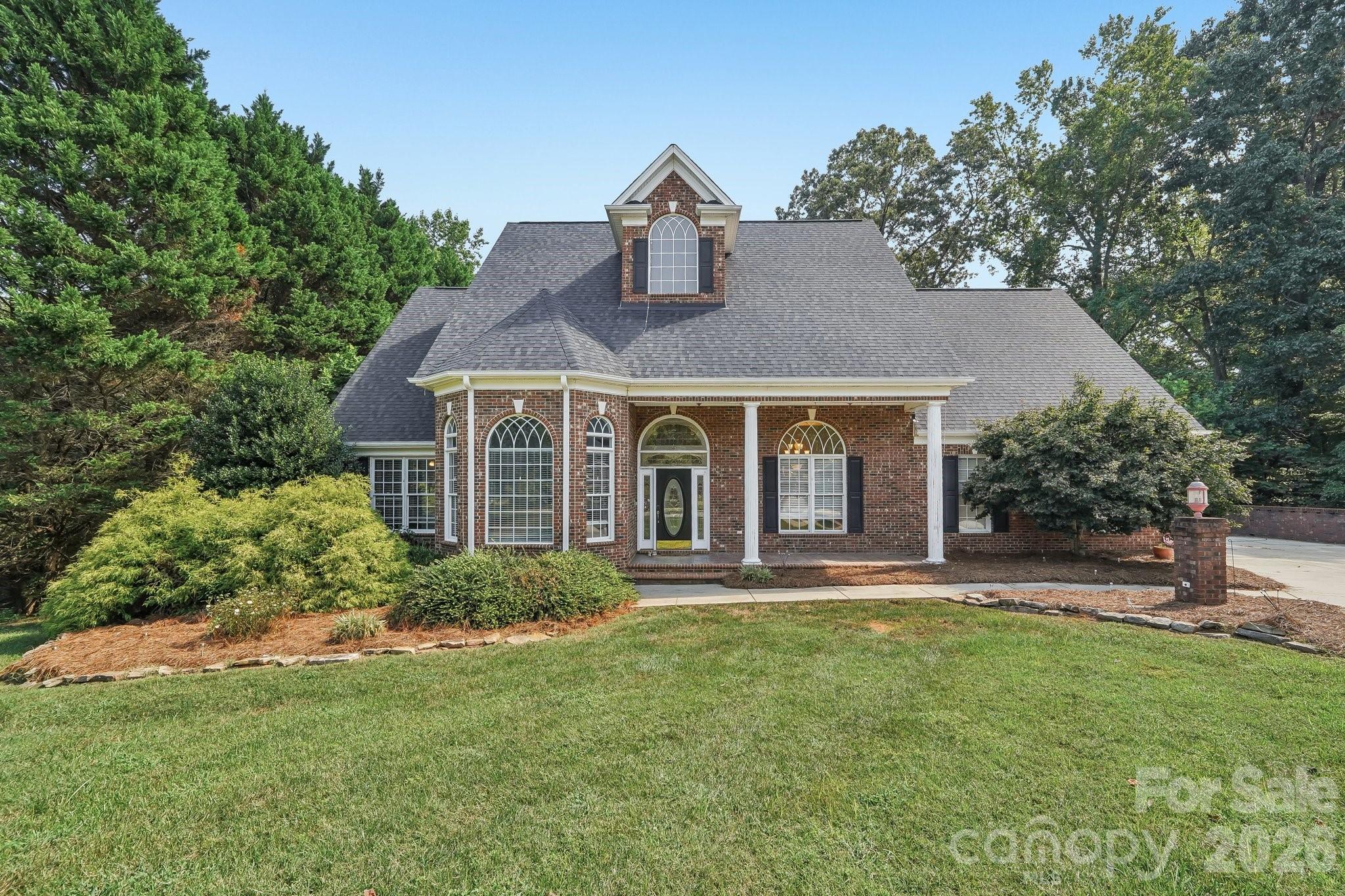 5505 Hickory Leaf Court