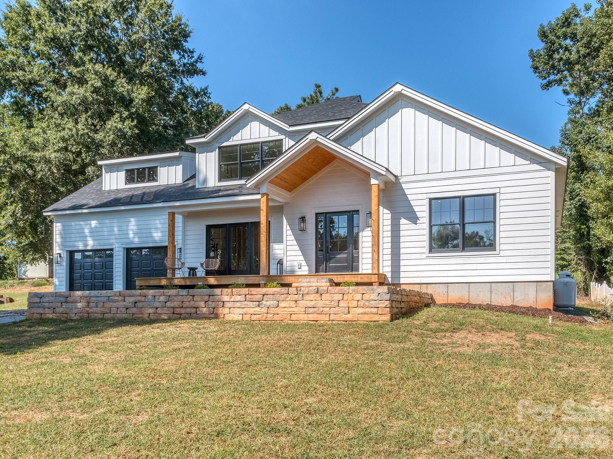 Single Family Residence at 4899 Moonlite Bay Drive, Sherrills Ford, photo 3 of 34