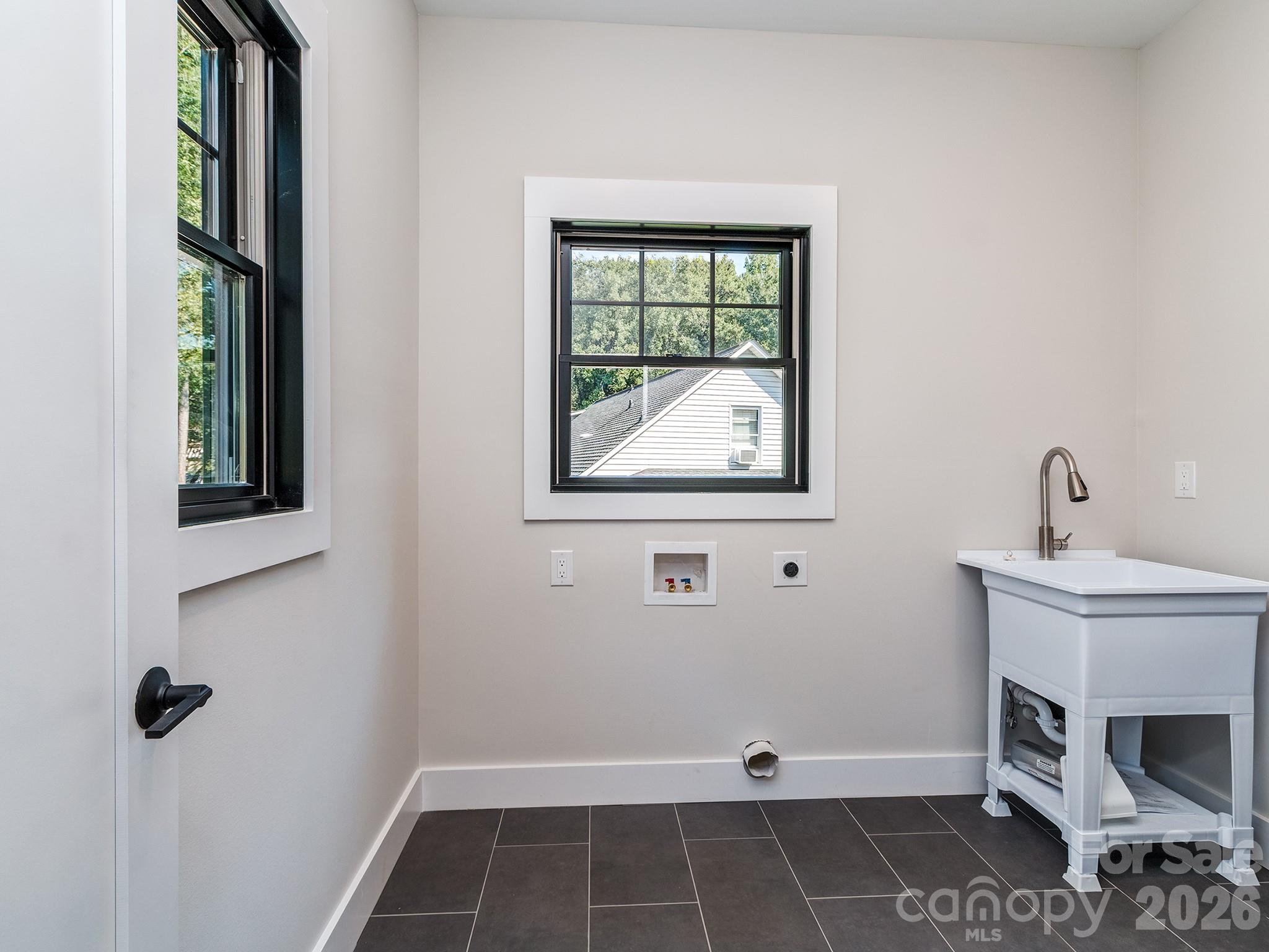 Main level laundry - 4899 Moonlite Bay Drive, Sherrills Ford
