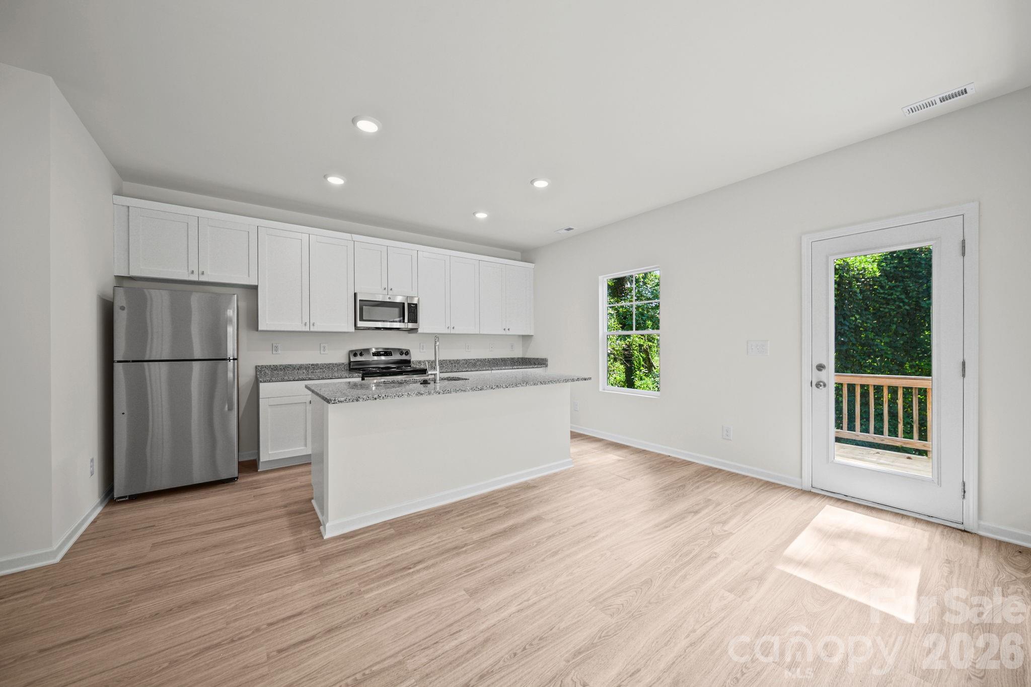 Kitchen and Breakfast Room - 203 Hermitage Court, Shelby